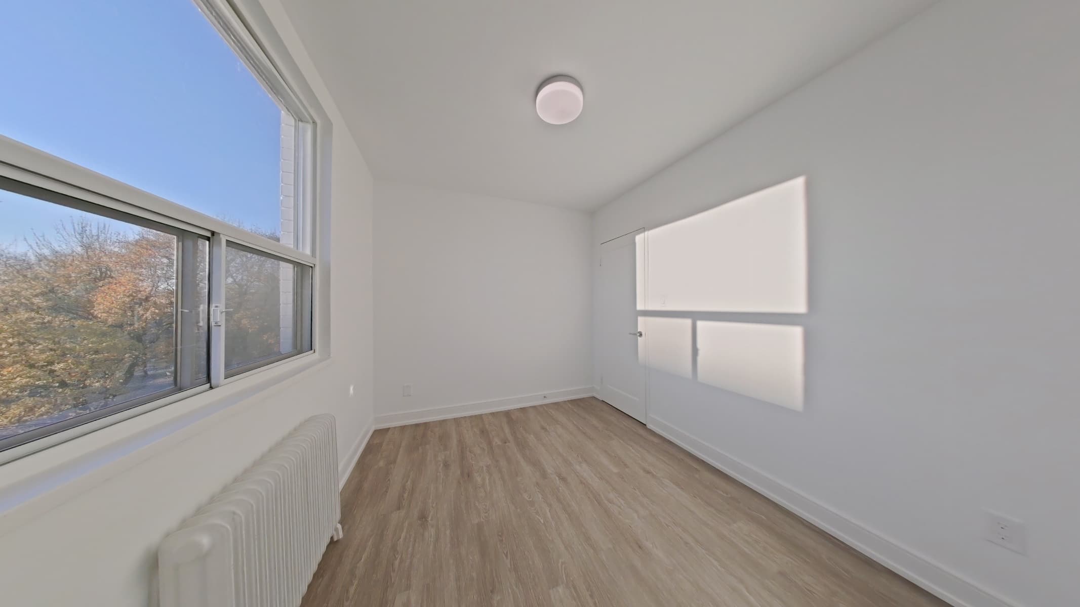 55 Forty Second Street — 1 Bedroom 0306 - Photo 8