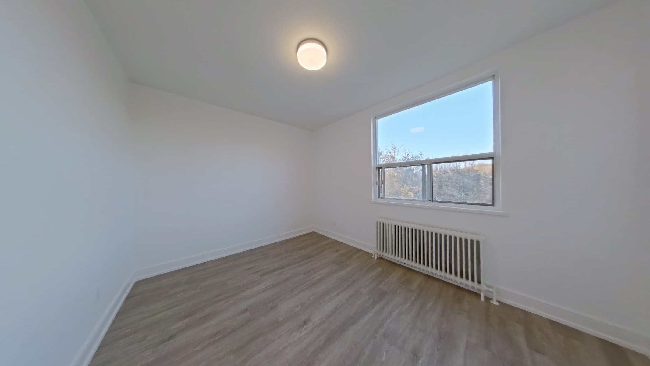 55 Forty Second Street — 1 Bedroom 0306 - Photo 9