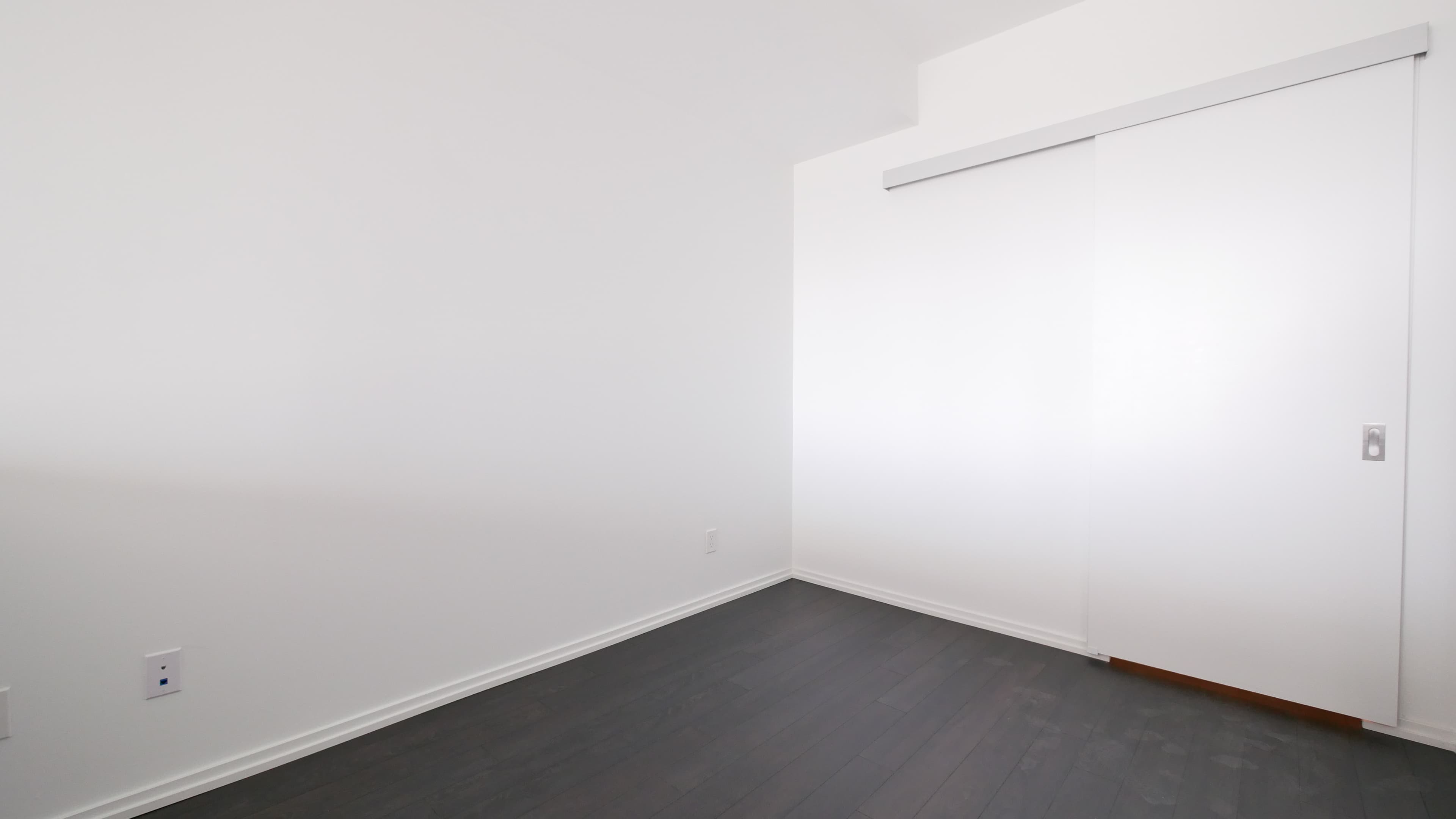 Rhenti — Unit 1511 - Photo 1