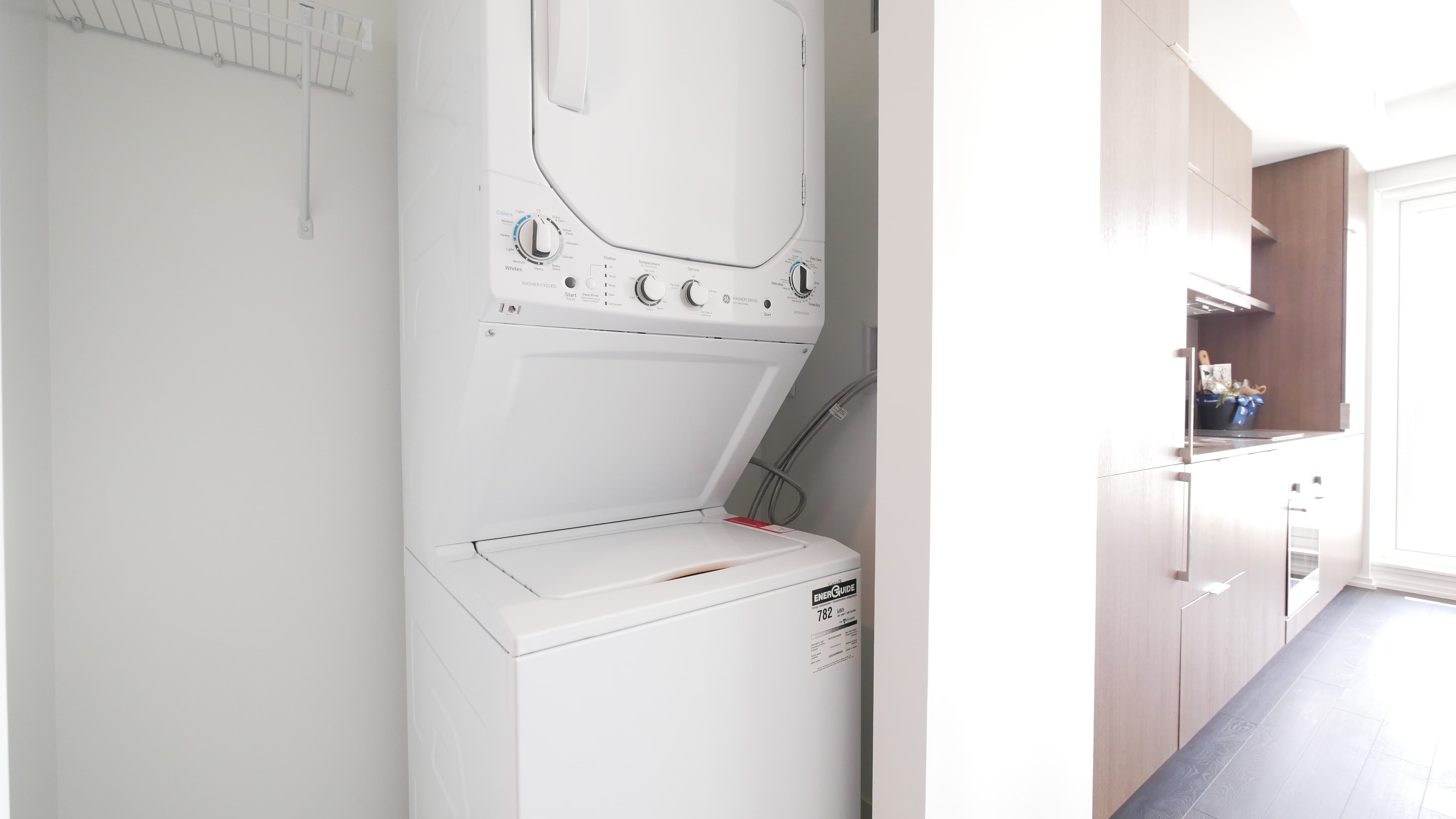 Rhenti — Unit 1511 - Photo 5