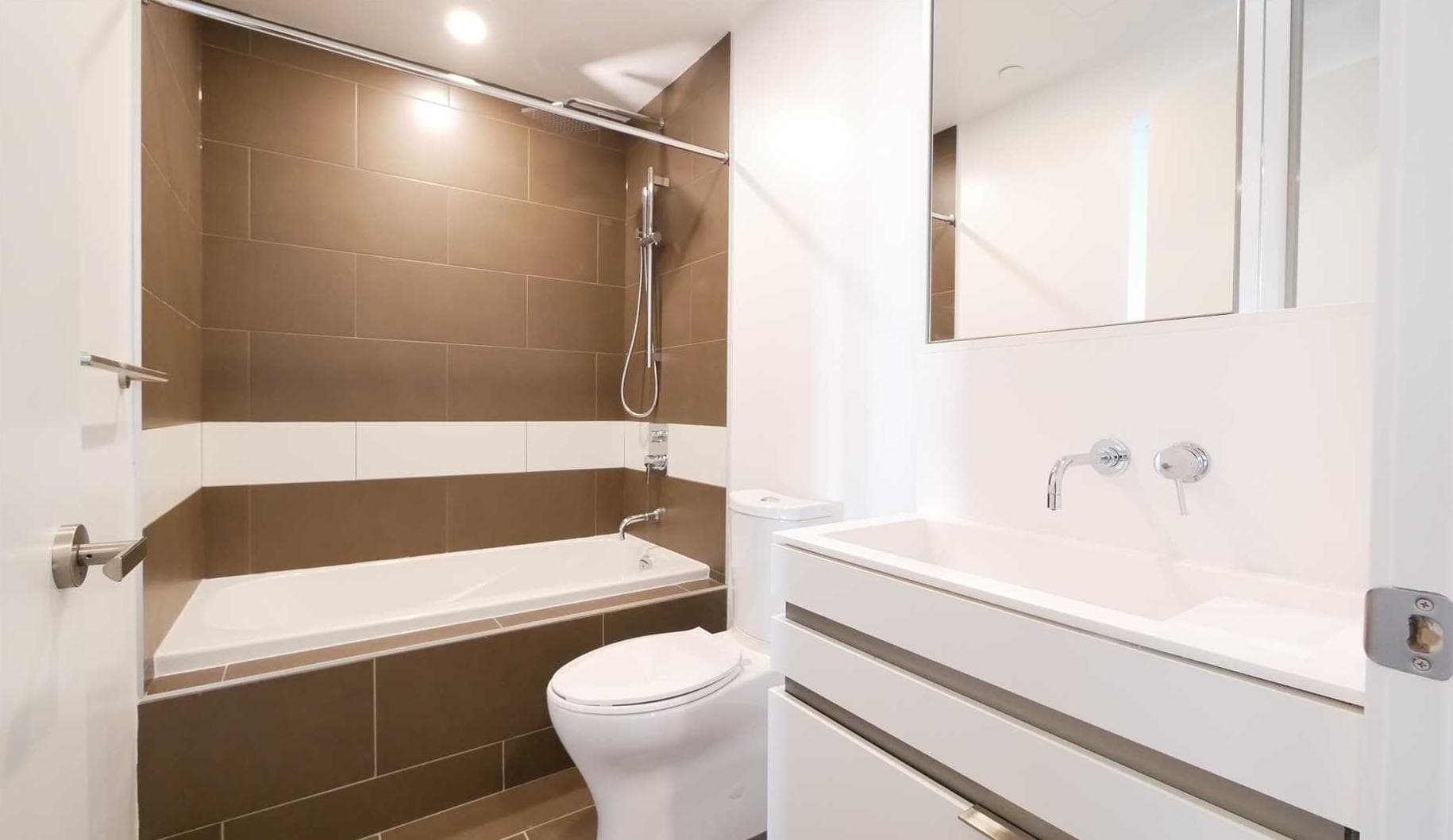 Rhenti — Unit 1511 - Photo 12