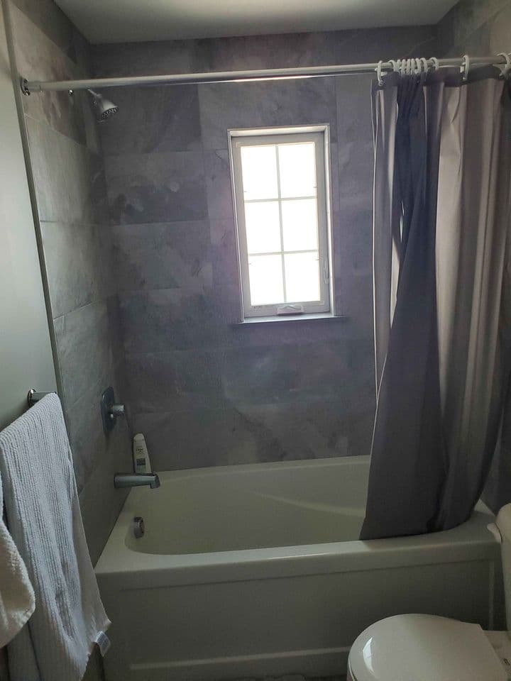 Rhenti — 1 Bedroom(s) and 1 Bathroom(s) - Photo 3