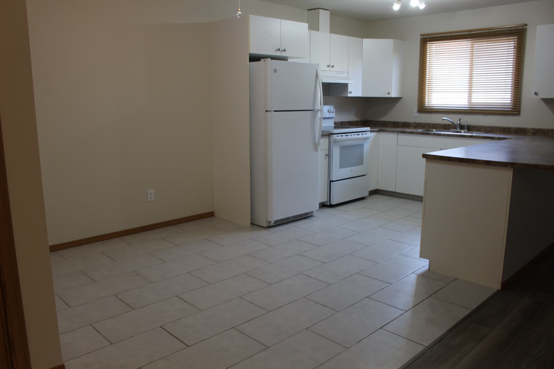Rhenti — 3 Bedroom(s) and 1.5 Bathroom(s) - Photo 4