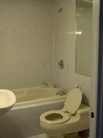 Rhenti — 2 Bedroom(s) and 1 Bathroom(s) - Photo 2
