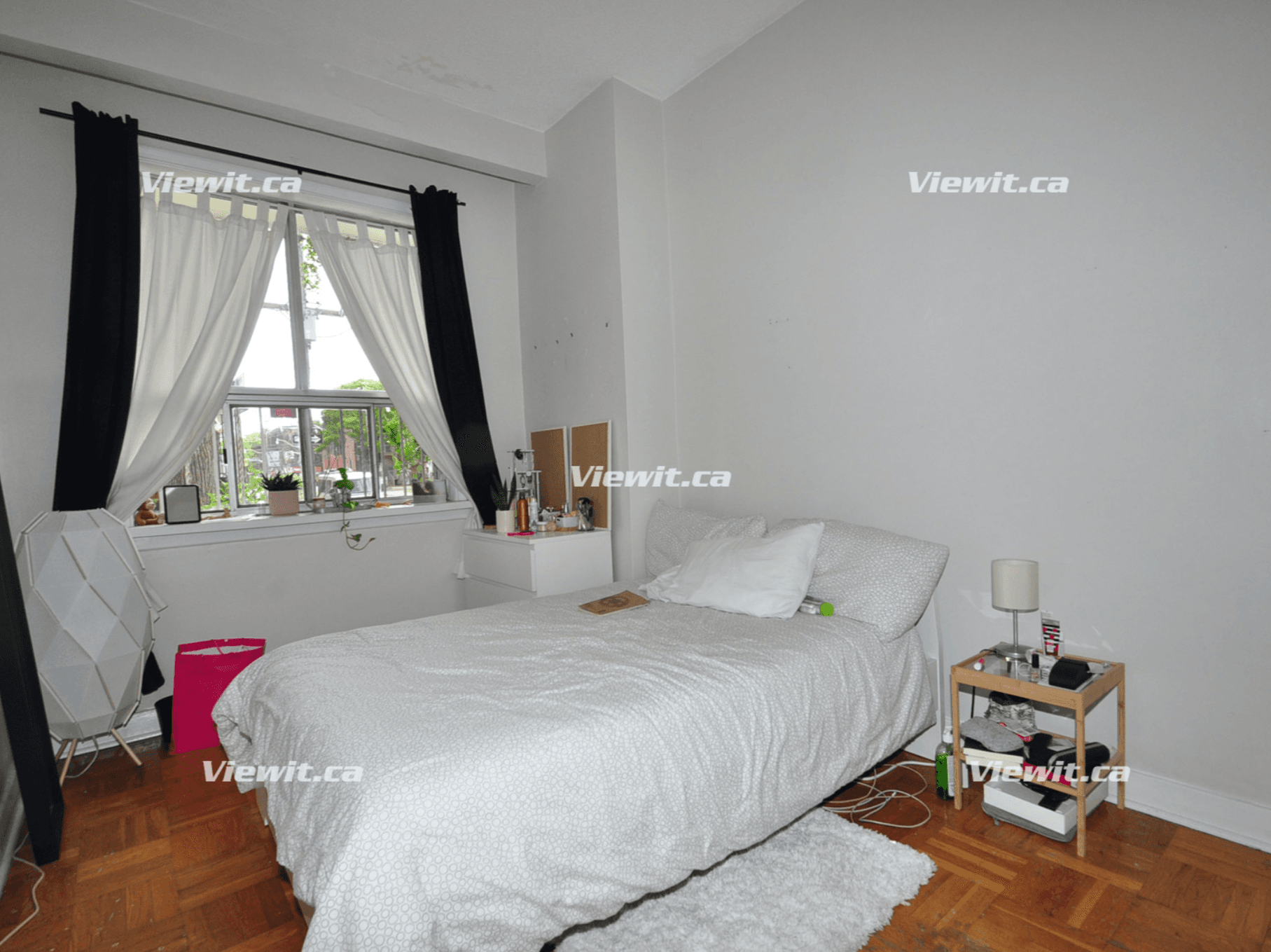 Rhenti — 4 Bedroom(s) and 2.5 Bathroom(s) - Photo 4
