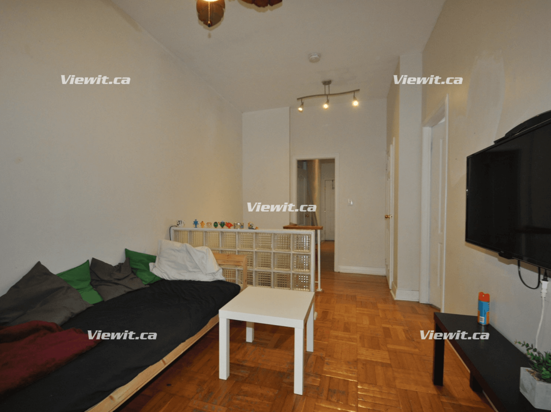Rhenti — 4 Bedroom(s) and 2.5 Bathroom(s) - Photo 3