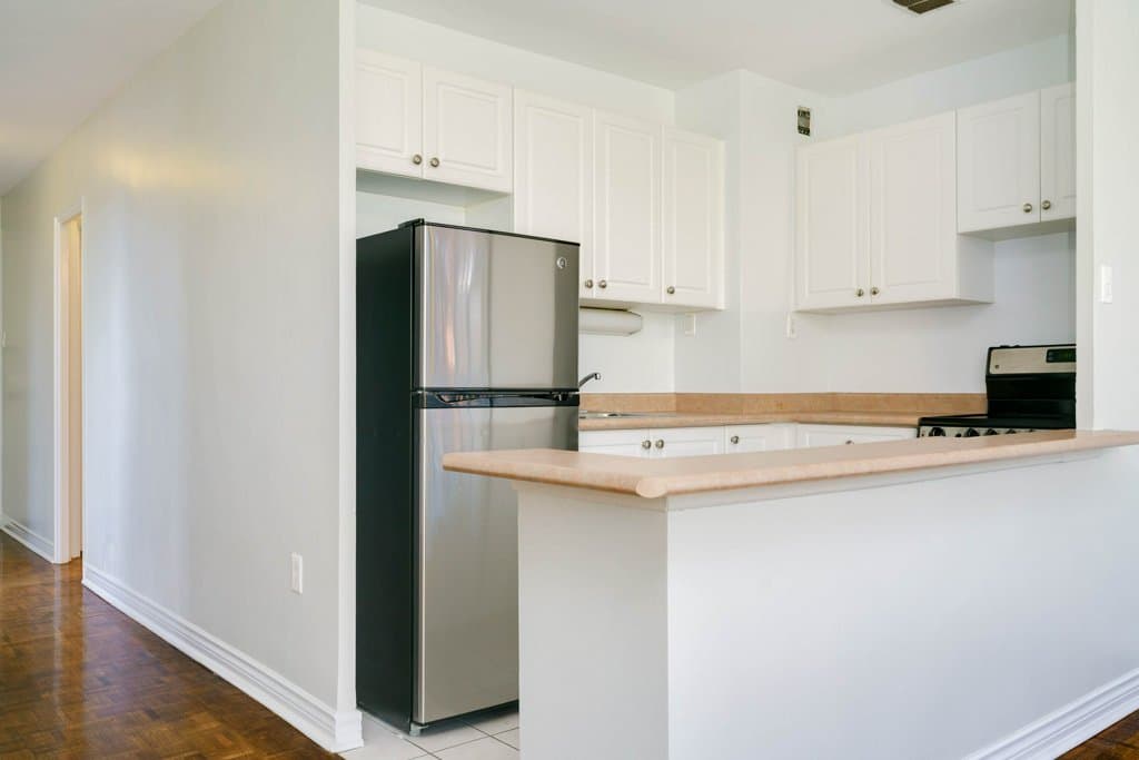 Glen Corporation — 1007 - Photo 22
