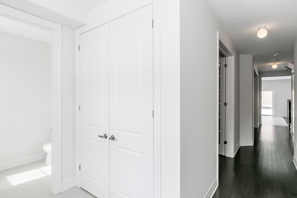 Rhenti — 4 Bedroom(s) and 3.5 Bathroom(s) - Photo 3