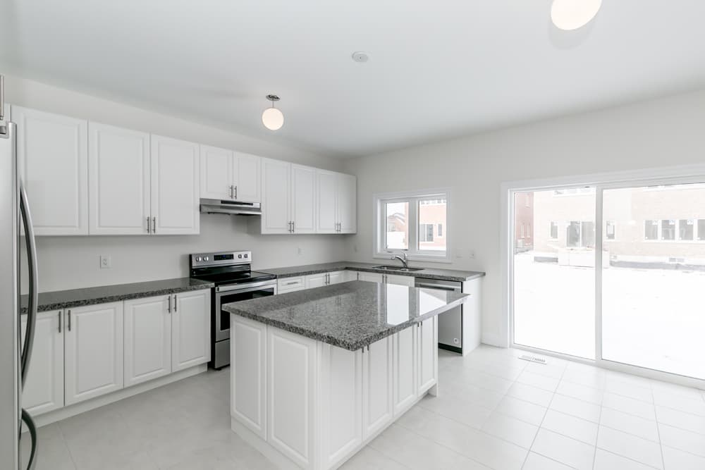 Rhenti — 4 Bedroom(s) and 3.5 Bathroom(s) - Photo 10