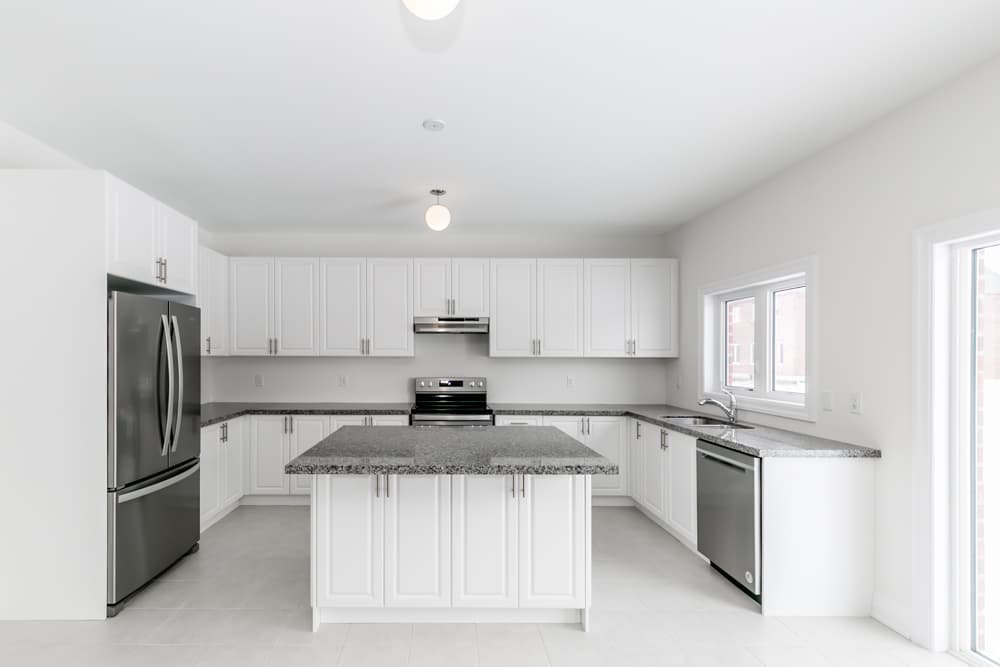 Rhenti — 4 Bedroom(s) and 3.5 Bathroom(s) - Photo 9