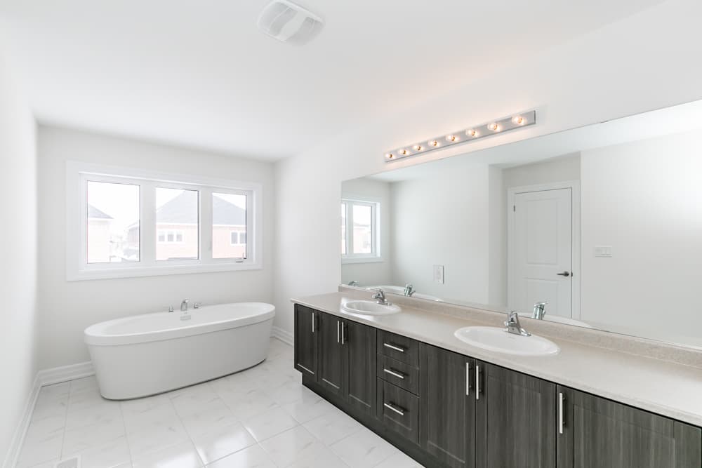 Rhenti — 4 Bedroom(s) and 3.5 Bathroom(s) - Photo 17