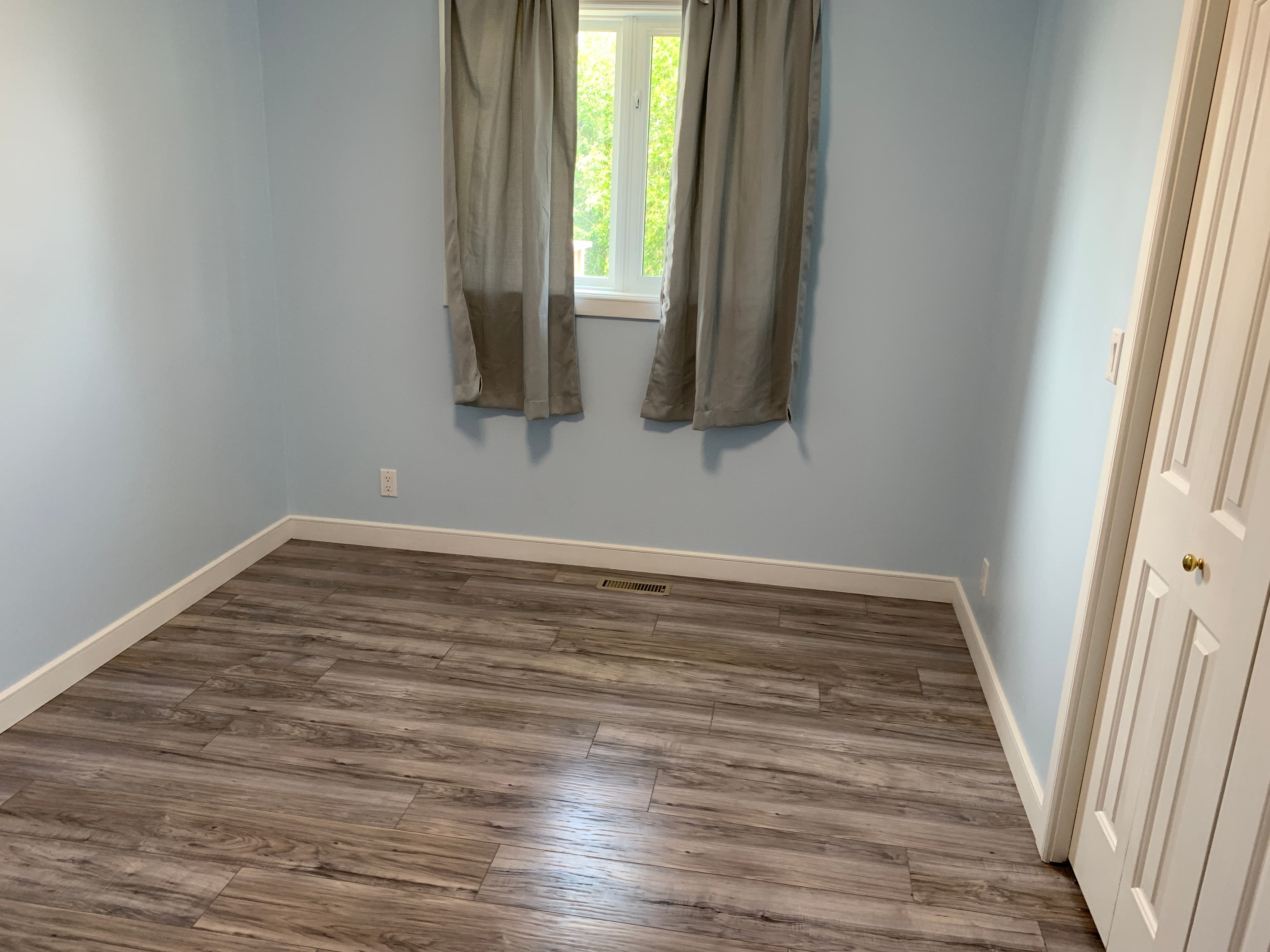 PropertyGuys.com — 4 Bedroom(s) and 3 Bathroom(s) - Photo 7