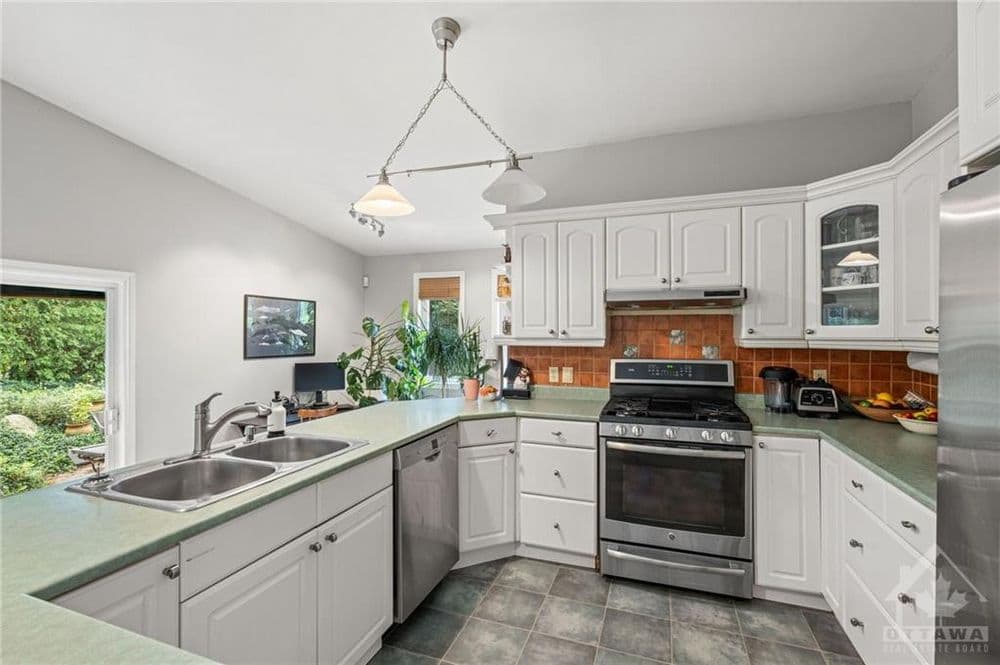 PropertyGuys.com - Photo 4