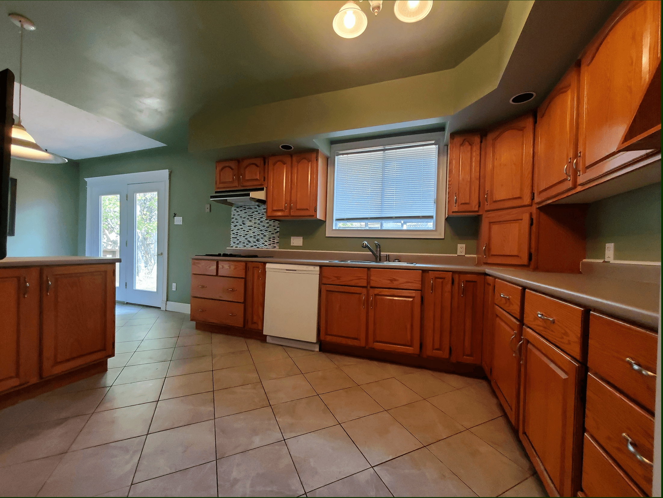 JDE Property Management — 4 Bedroom(s) and 2 Bathroom(s) - Photo 11