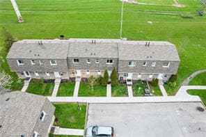Rhenti — 3 Bedroom(s) and 1 Bathroom(s)