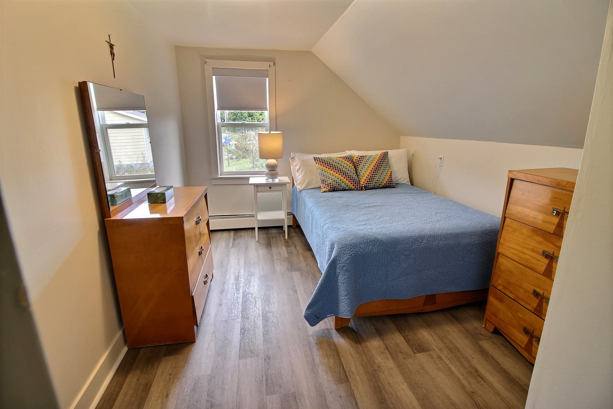 PropertyGuys.com — 3 Bedroom(s) and 2 Bathroom(s) - Photo 2
