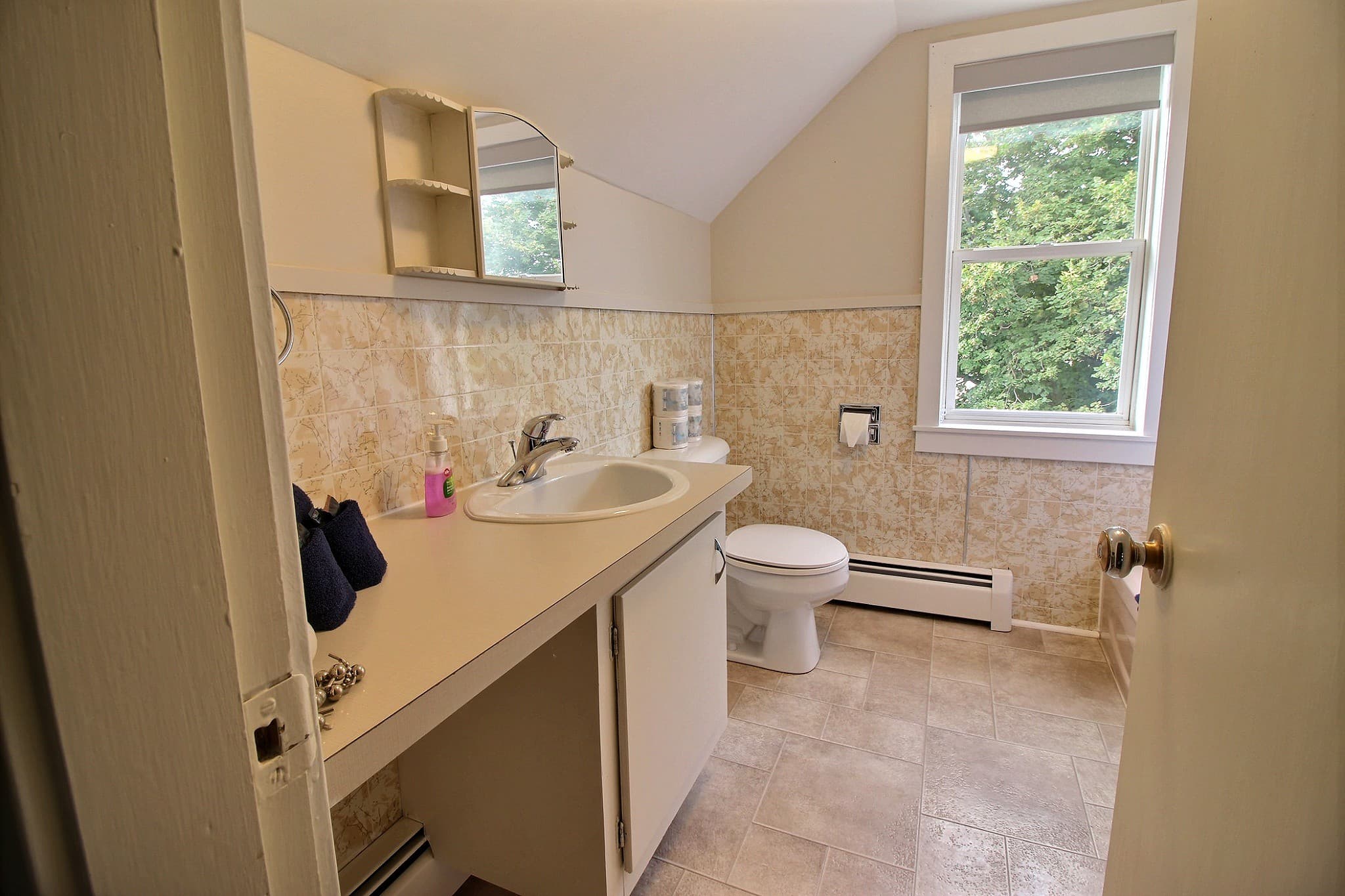 PropertyGuys.com — 3 Bedroom(s) and 2 Bathroom(s) - Photo 5