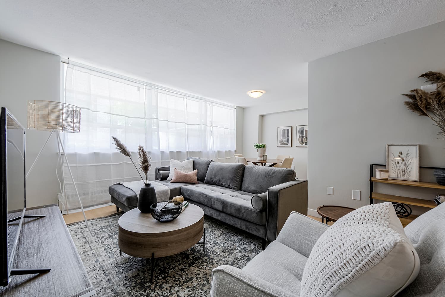 Hazelview Properties — 1 Bed - Photo 3