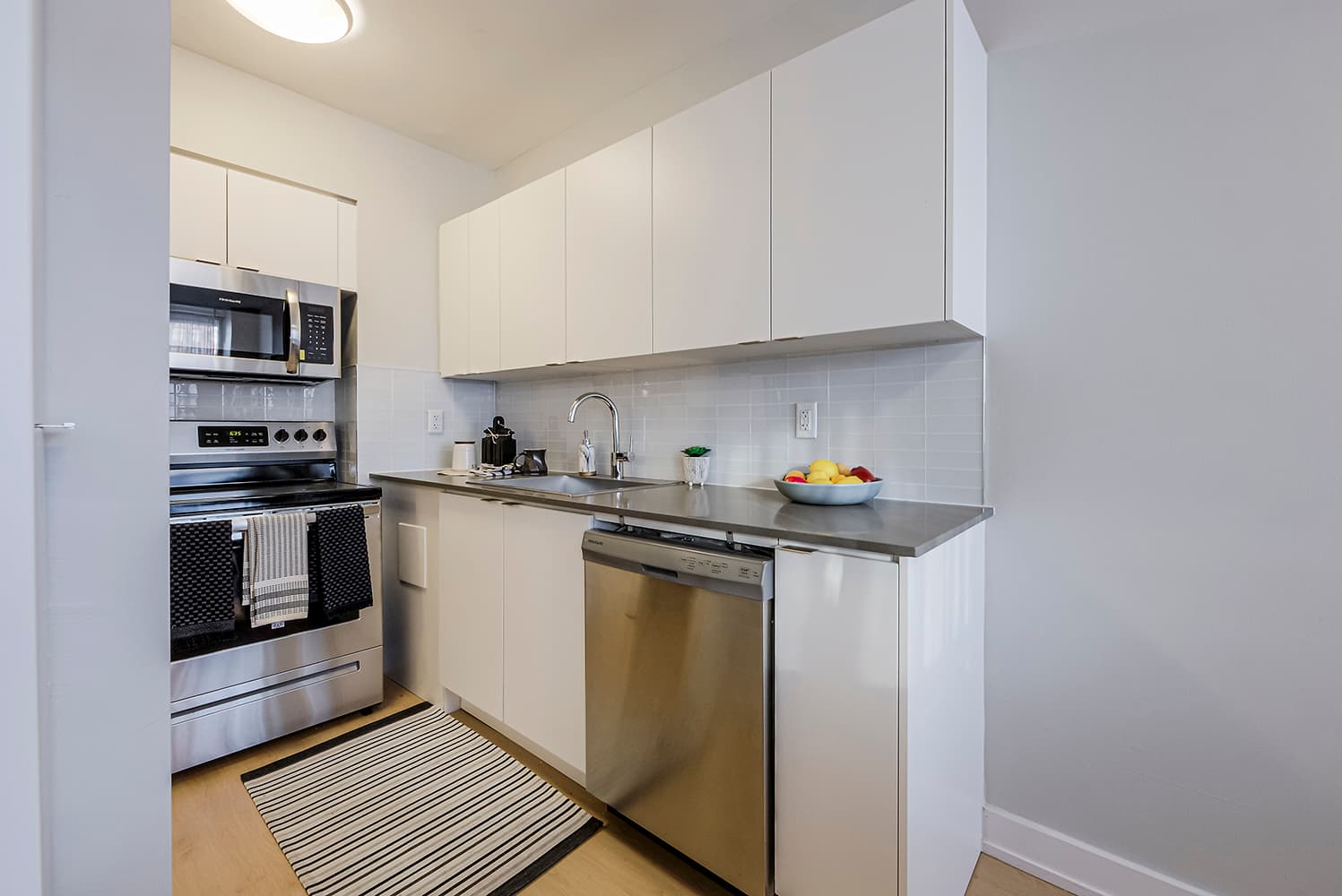 Morguard — 1 Bed - Photo 18
