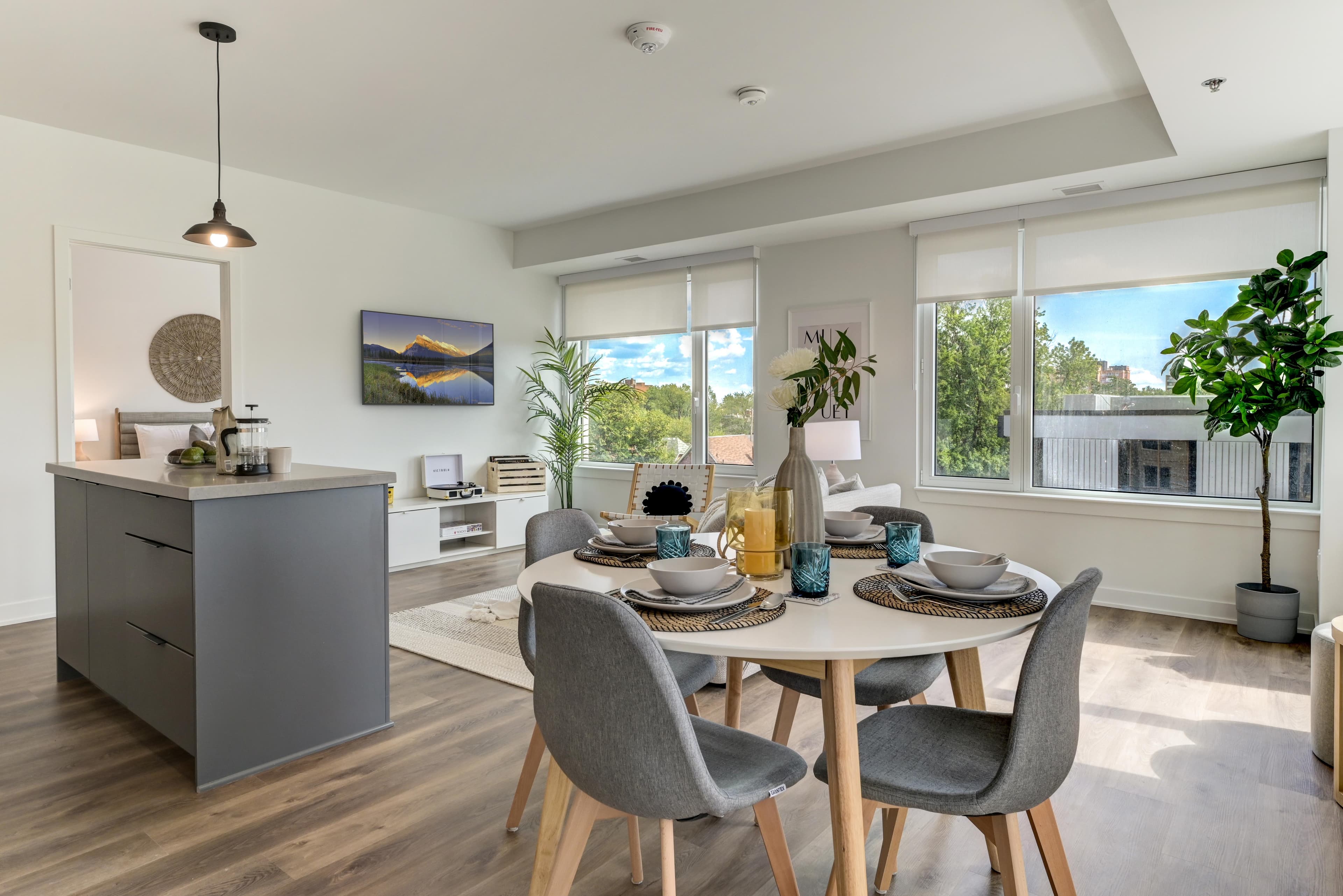 Hazelview Properties — 1 Bed + Den - Photo 2