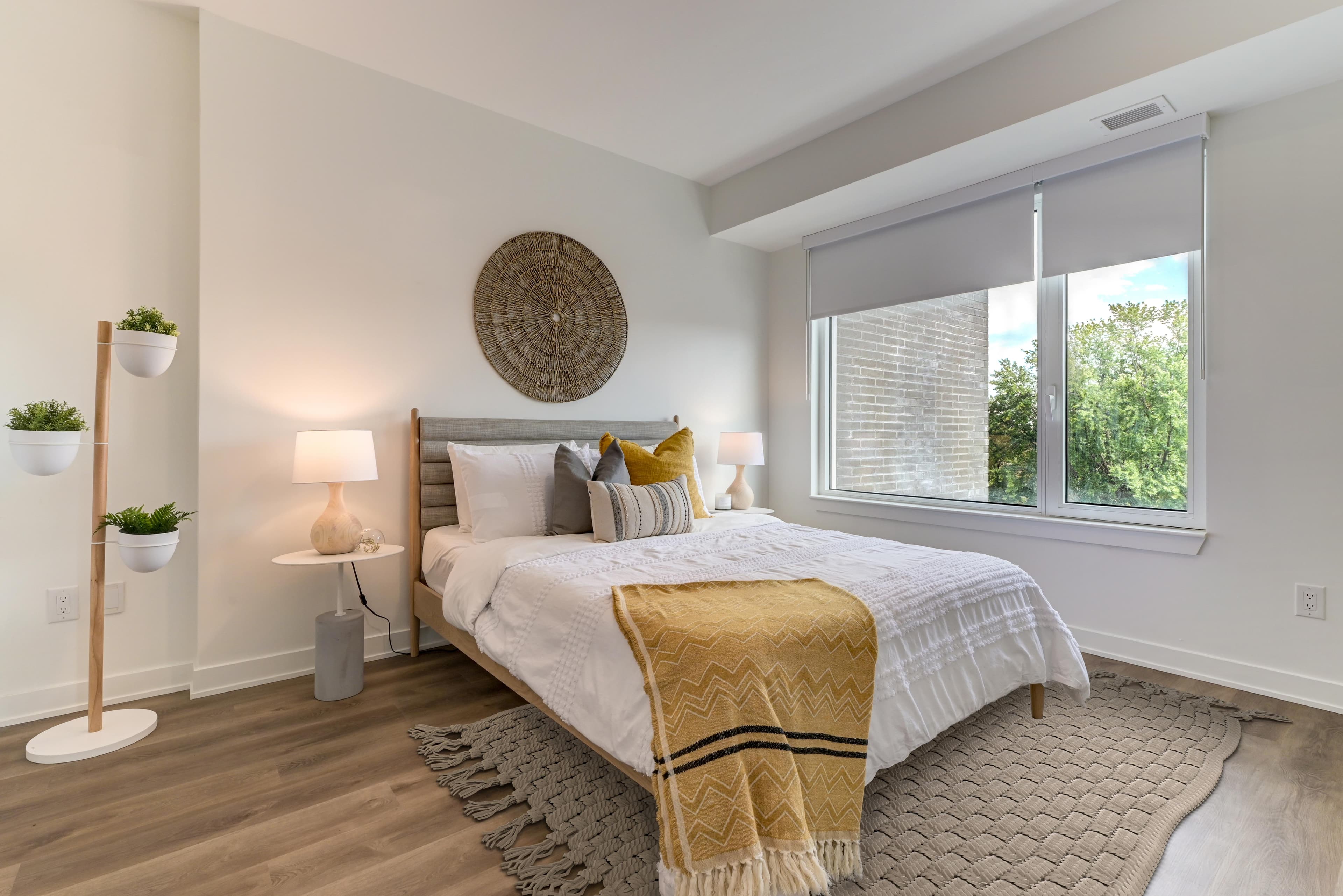 Hazelview Properties — 1 Bed + Den - Photo 9