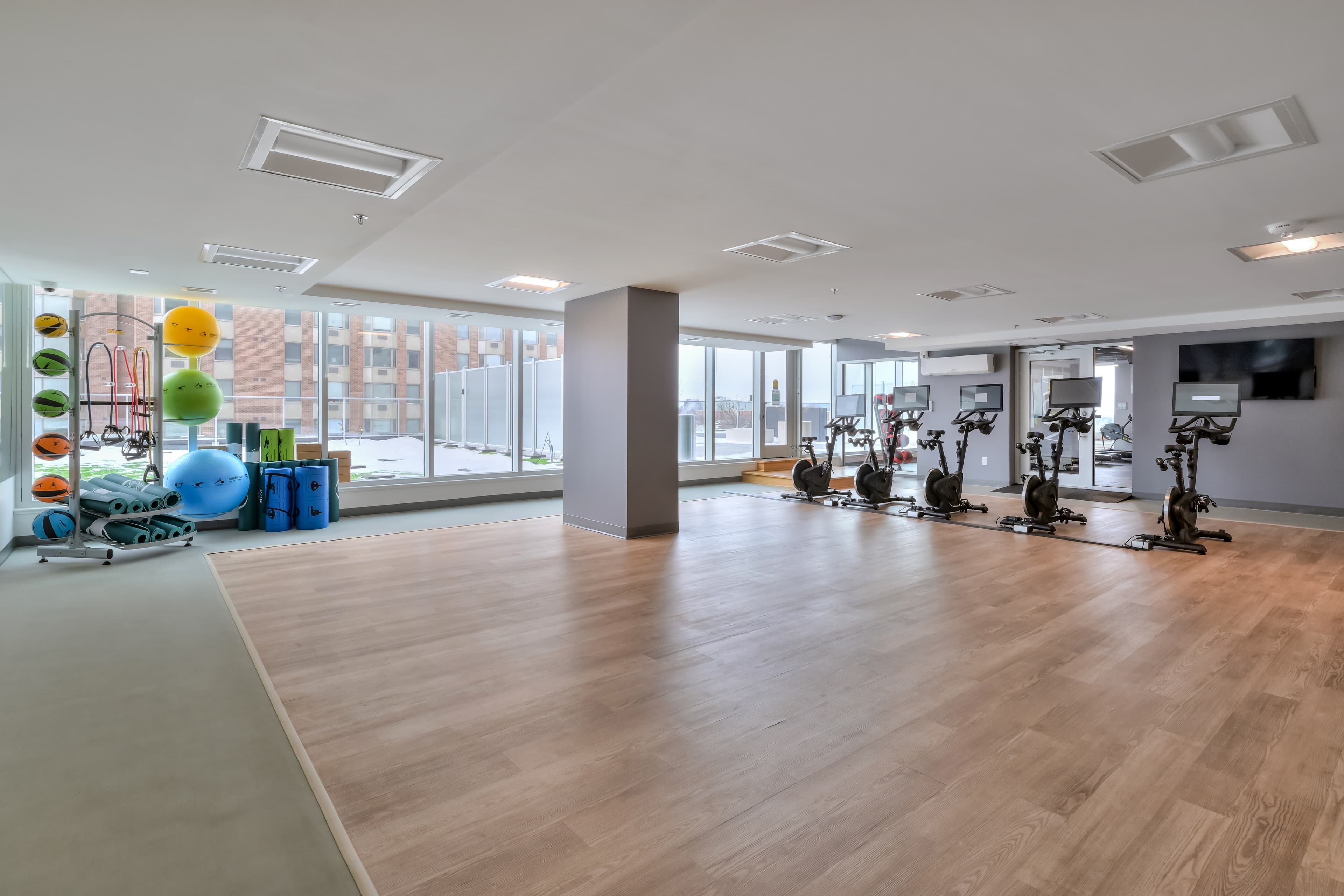 Hazelview Properties — 1 Bed + Den - Photo 15