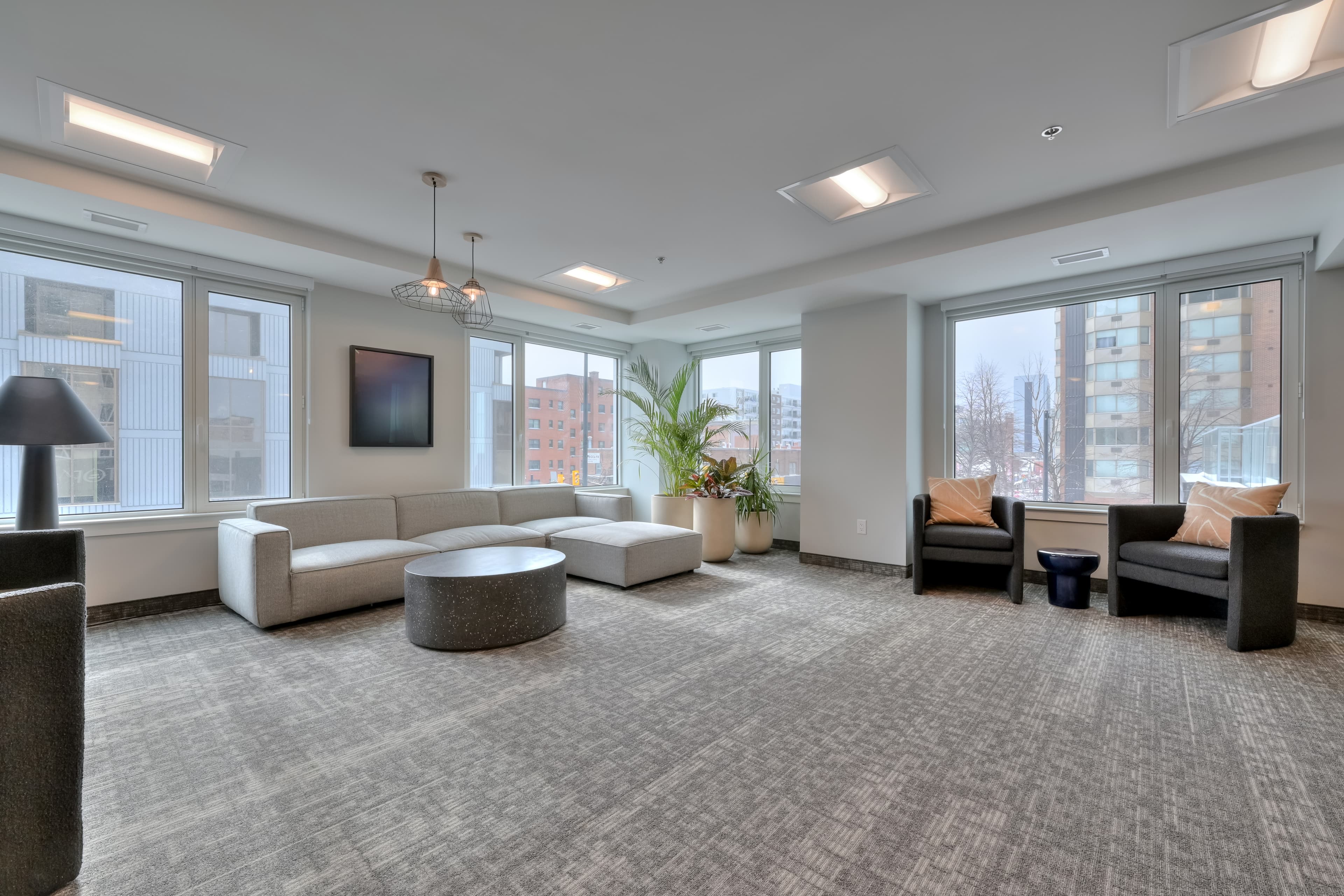 Hazelview Properties — 1 Bed + Den - Photo 40