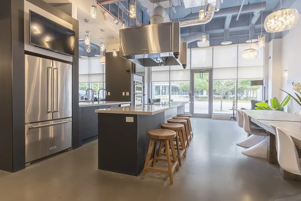 Atria — 3 Bed - Photo 6