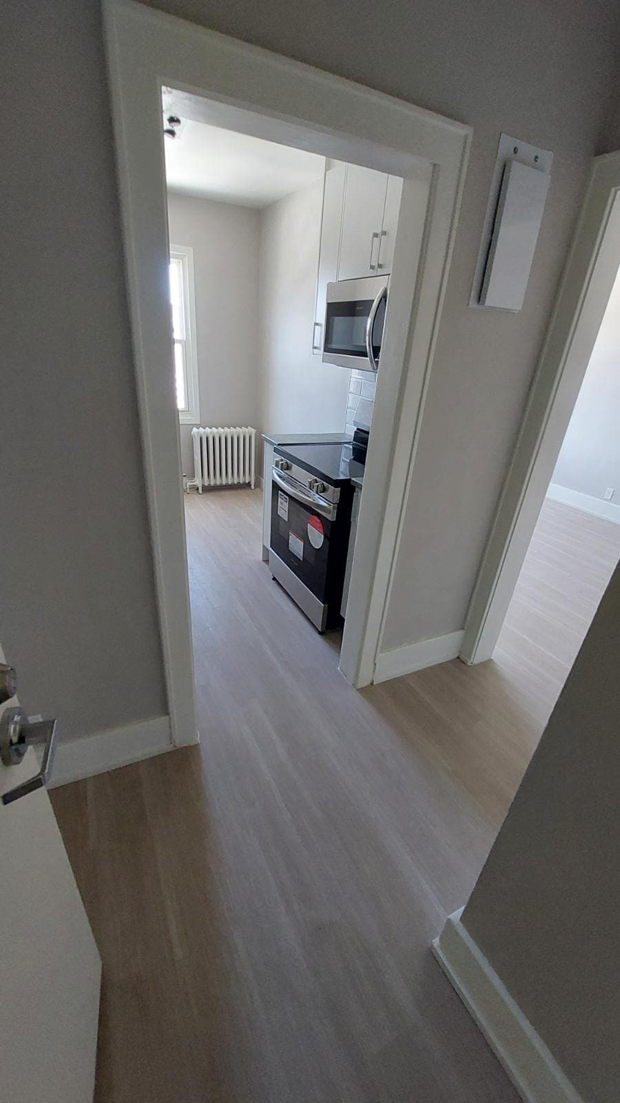Whitehall Apartments — 3 - Photo 8