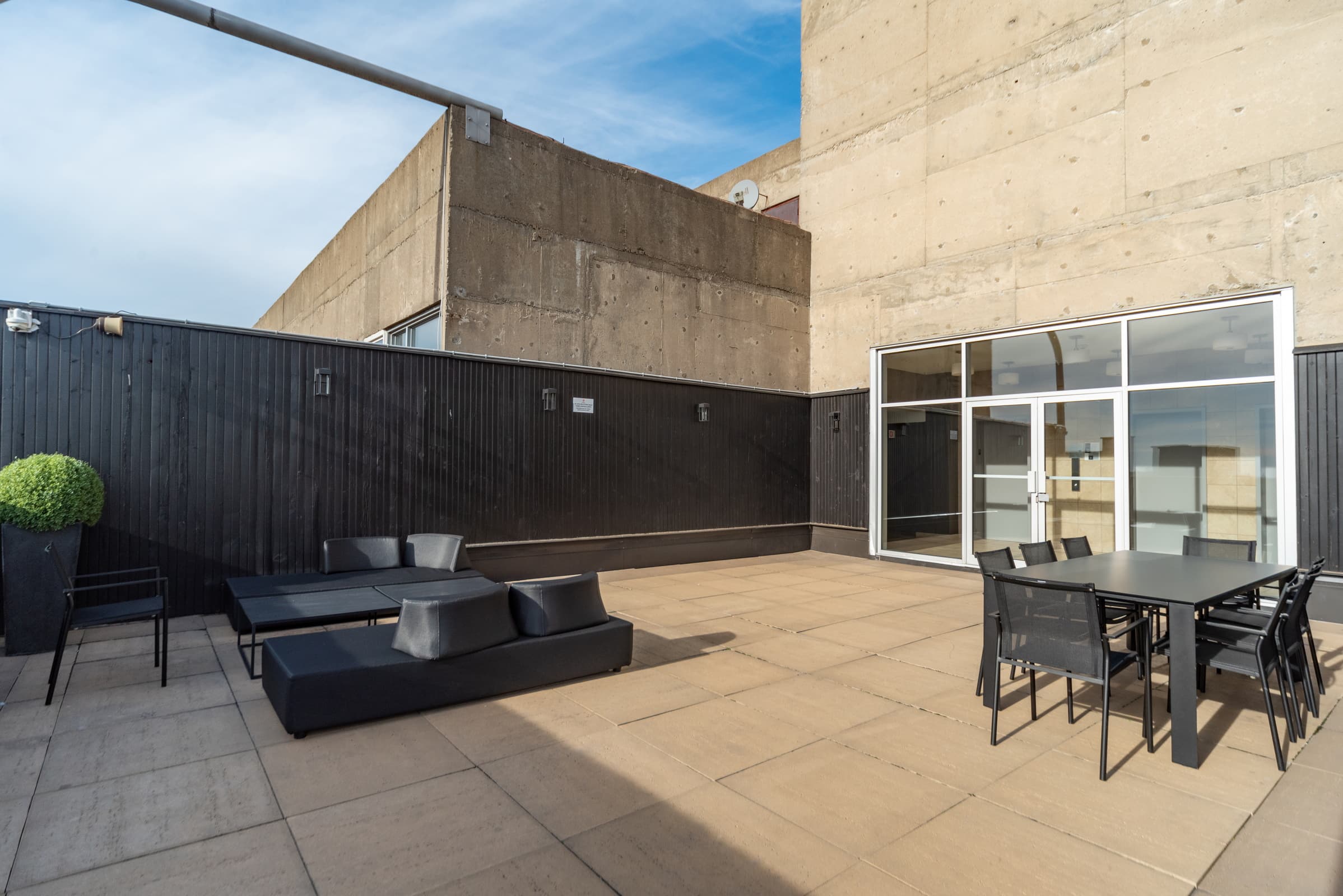 Hazelview Properties — 1 Bedroom - Photo 12