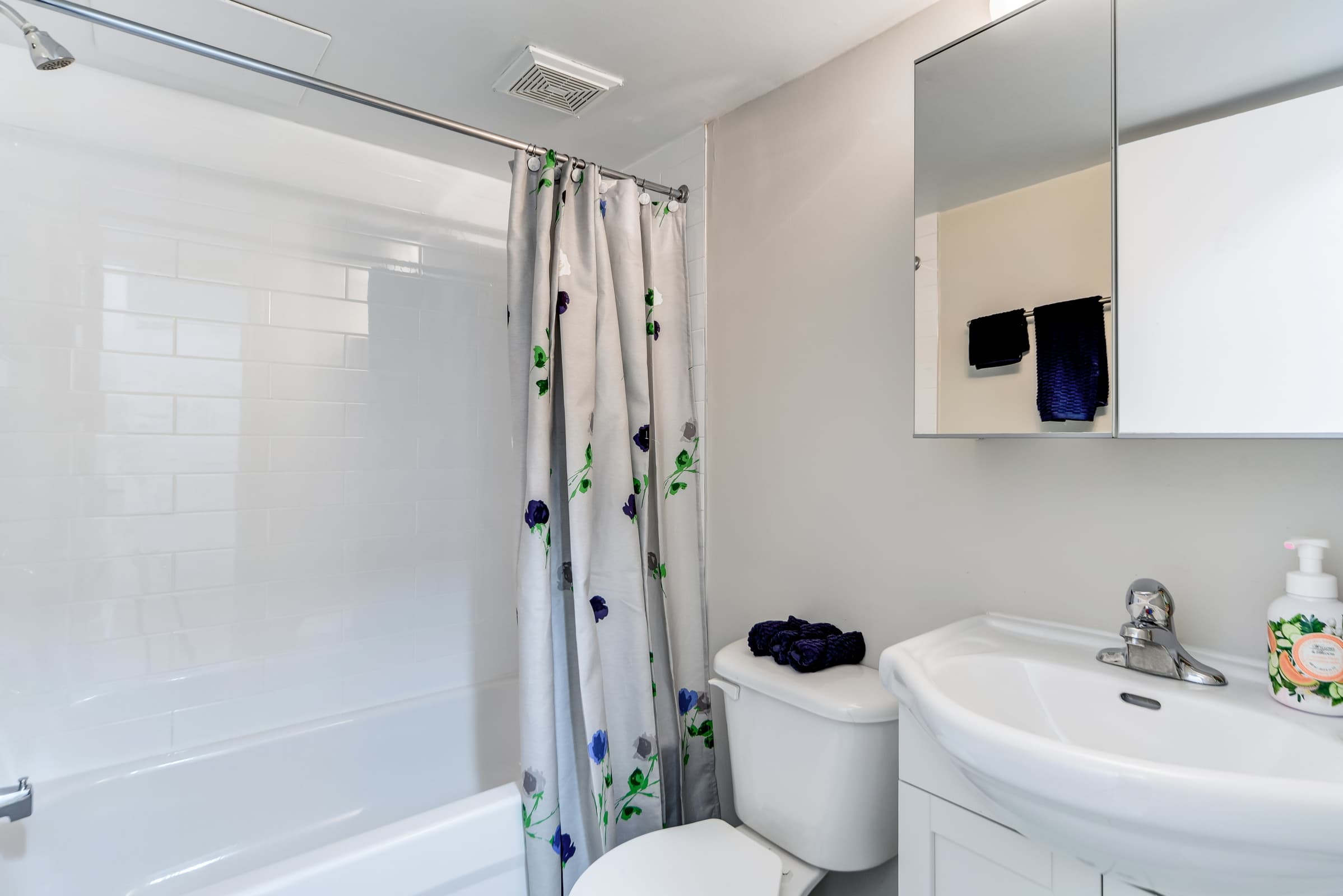 Hazelview Properties — 1 Bedroom - Photo 20