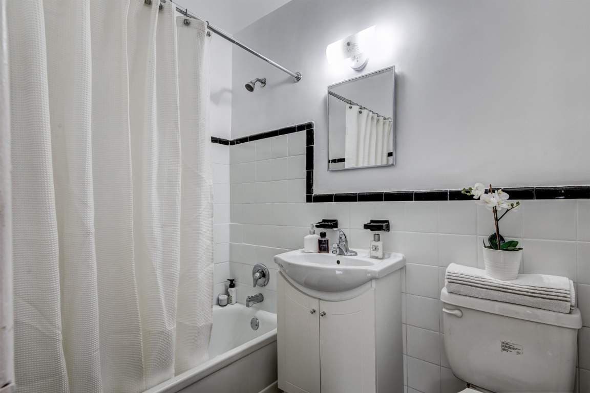 North44 Property Management — 2 Bedroom - Photo 2