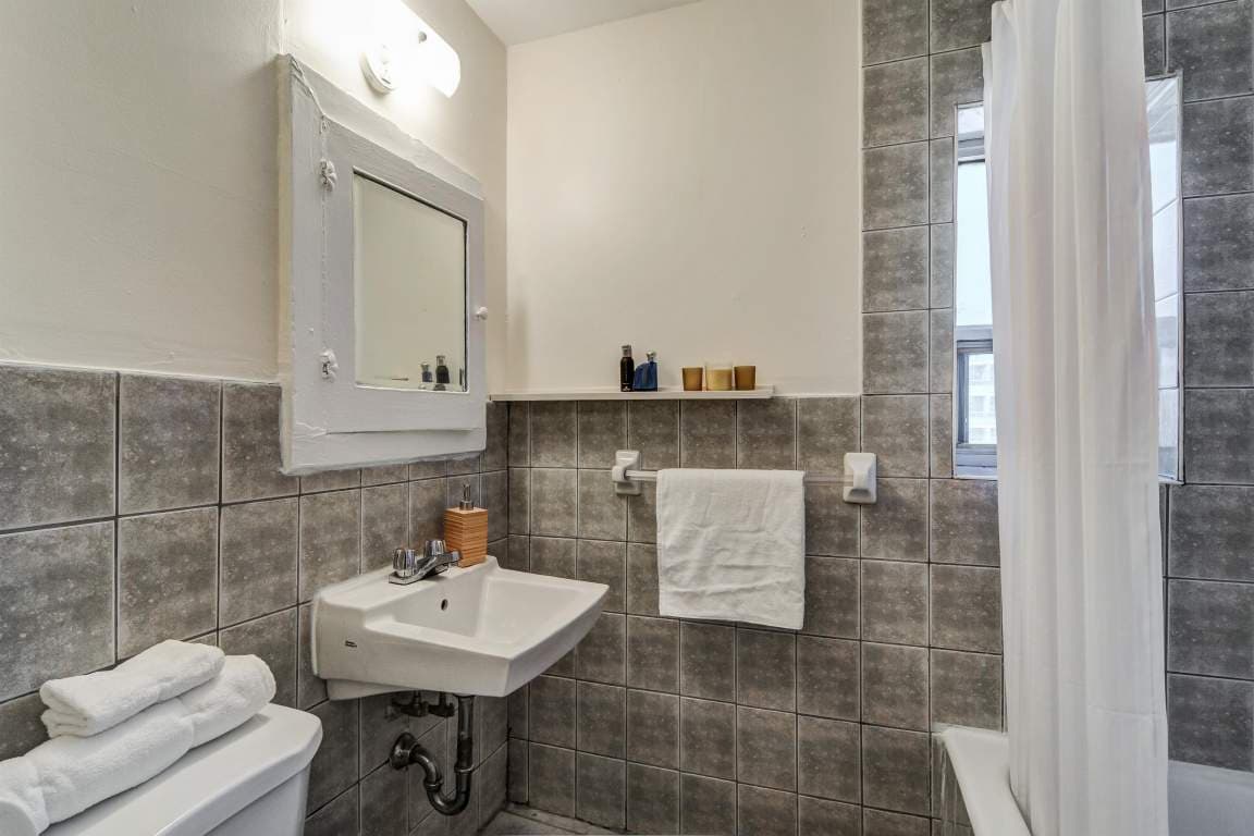 North44 Property Management — Bachelor + Den - Photo 7