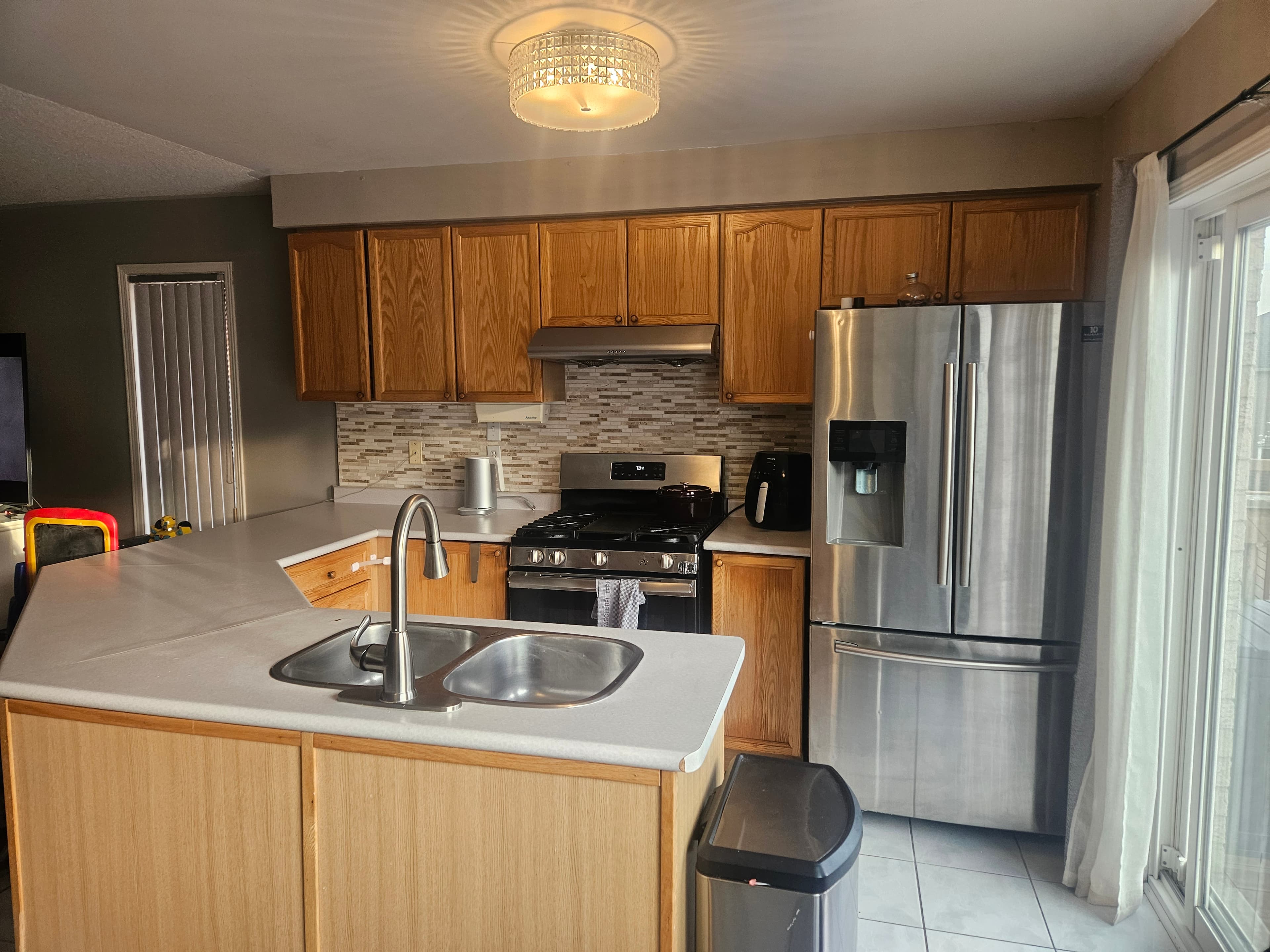 Rhenti — 3 Bedroom(s) and 3 Bathroom(s) - Photo 3