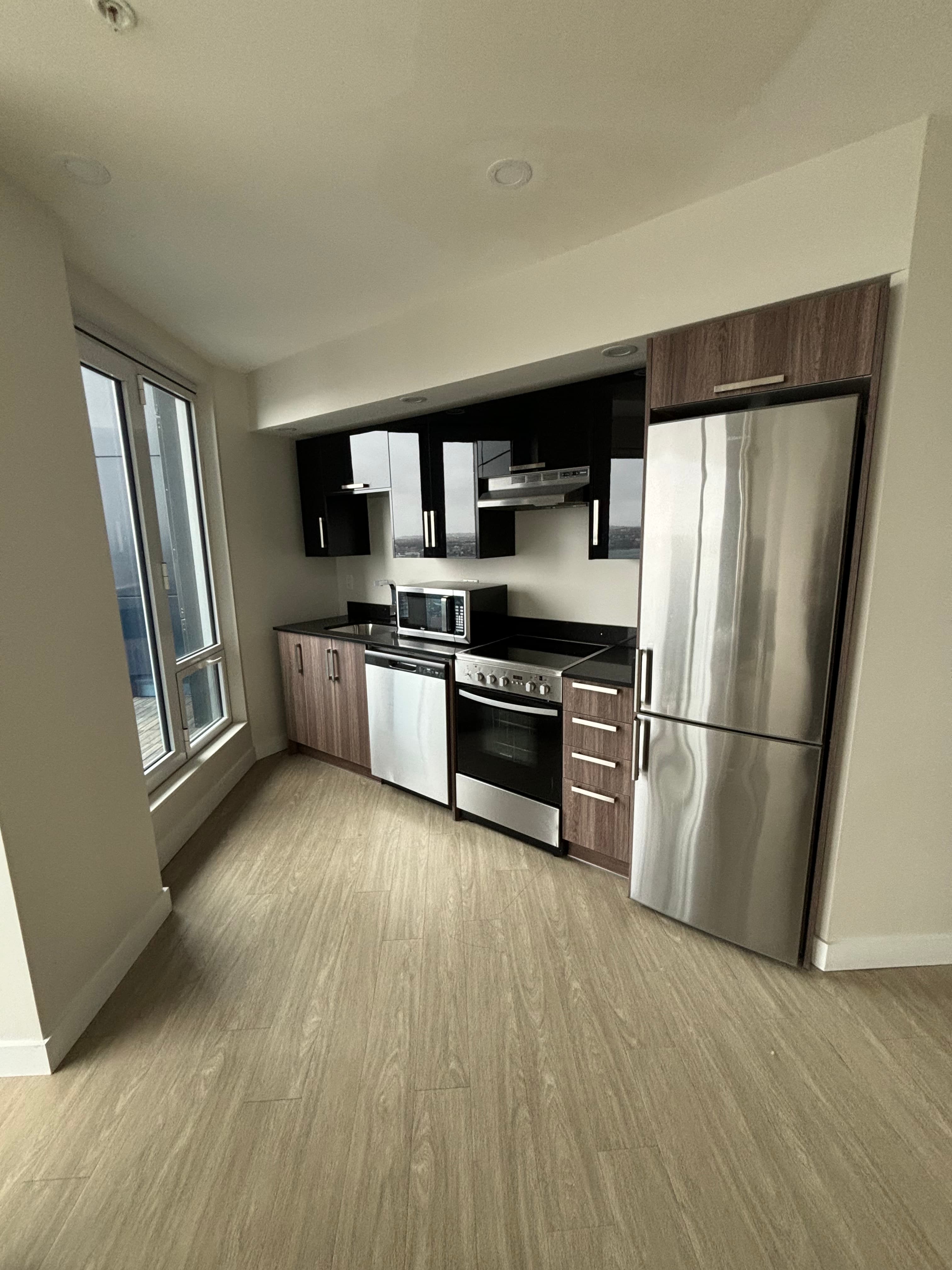 Templeton Properties — Penthouse 1 Bed - Photo 10