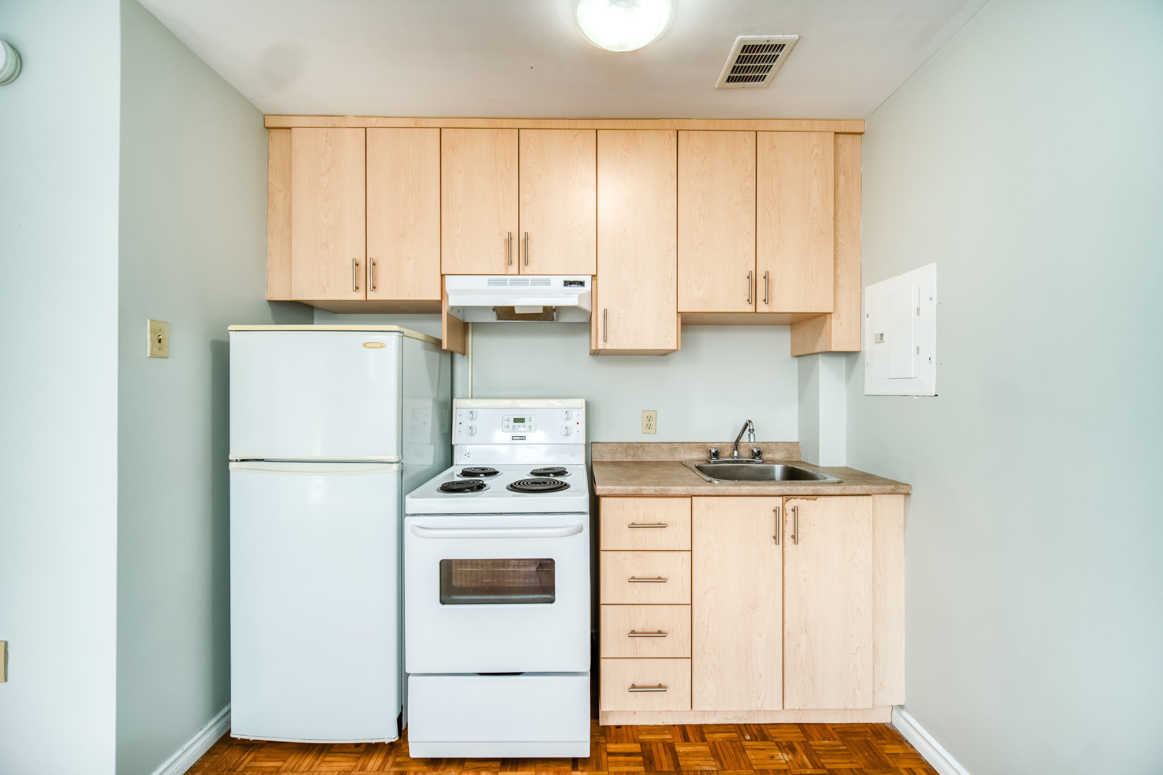 Templeton Properties — Bachelor - Photo 14