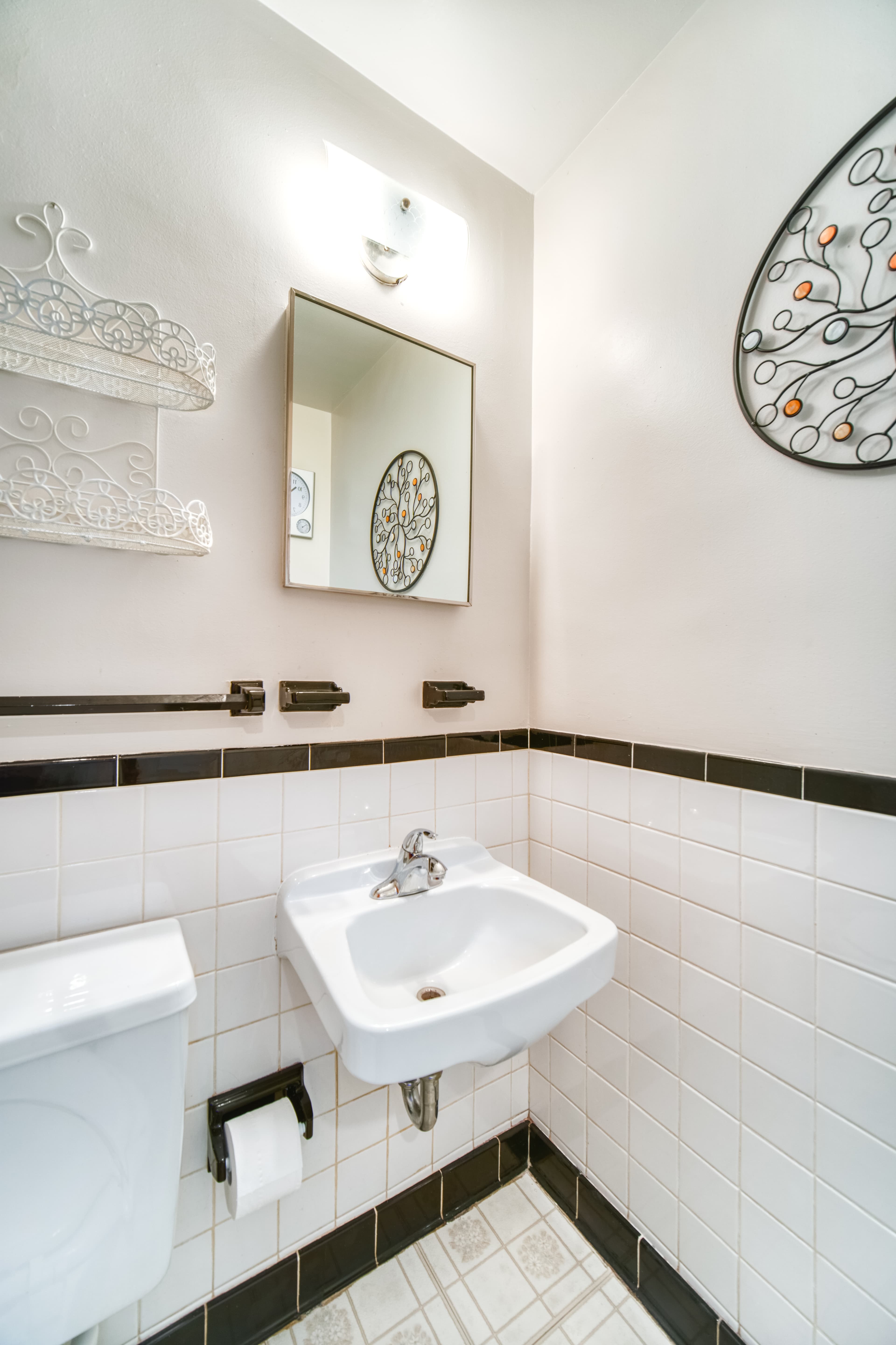 Templeton Properties — Bachelor - Photo 8