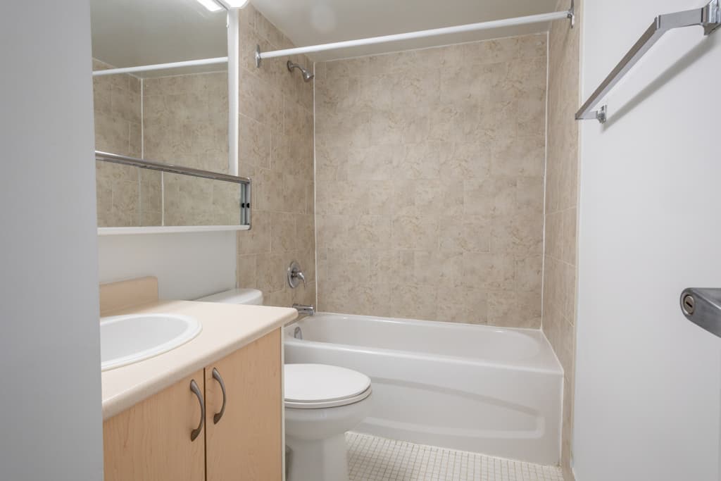 Maple Leaf PM — 2Bed 1Bath - Photo 7