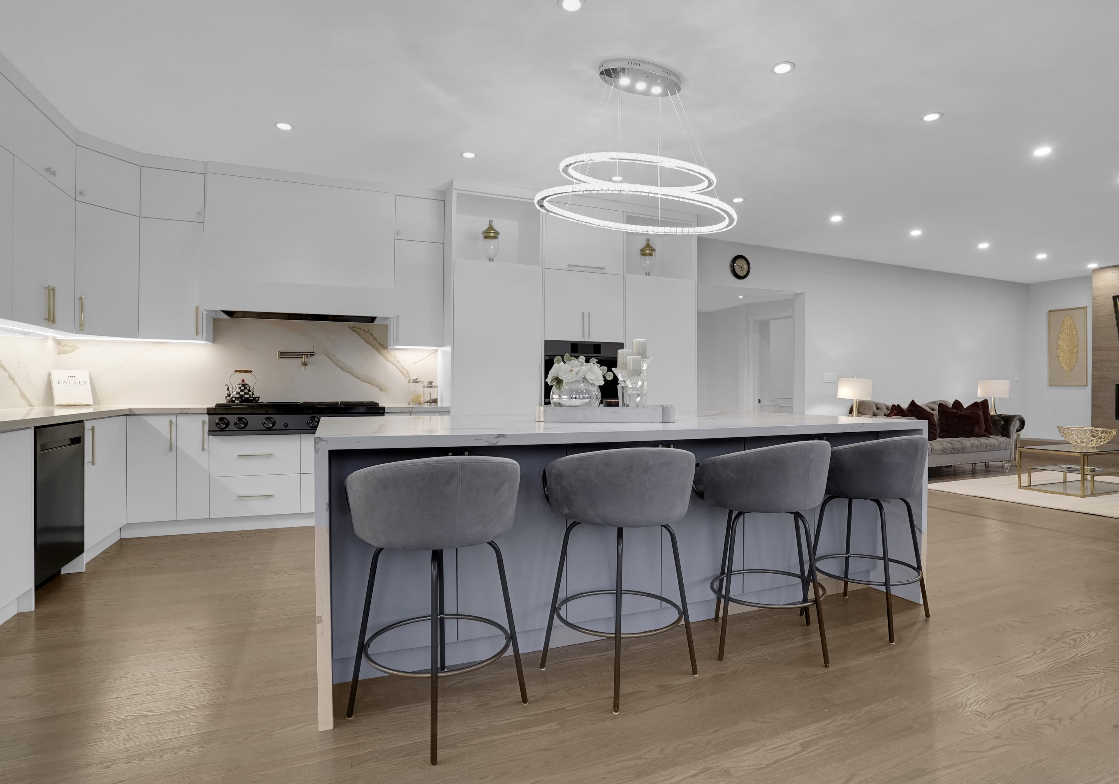 Rhenti — 5.5 Bedroom(s) and 5.5 Bathroom(s) - Photo 8