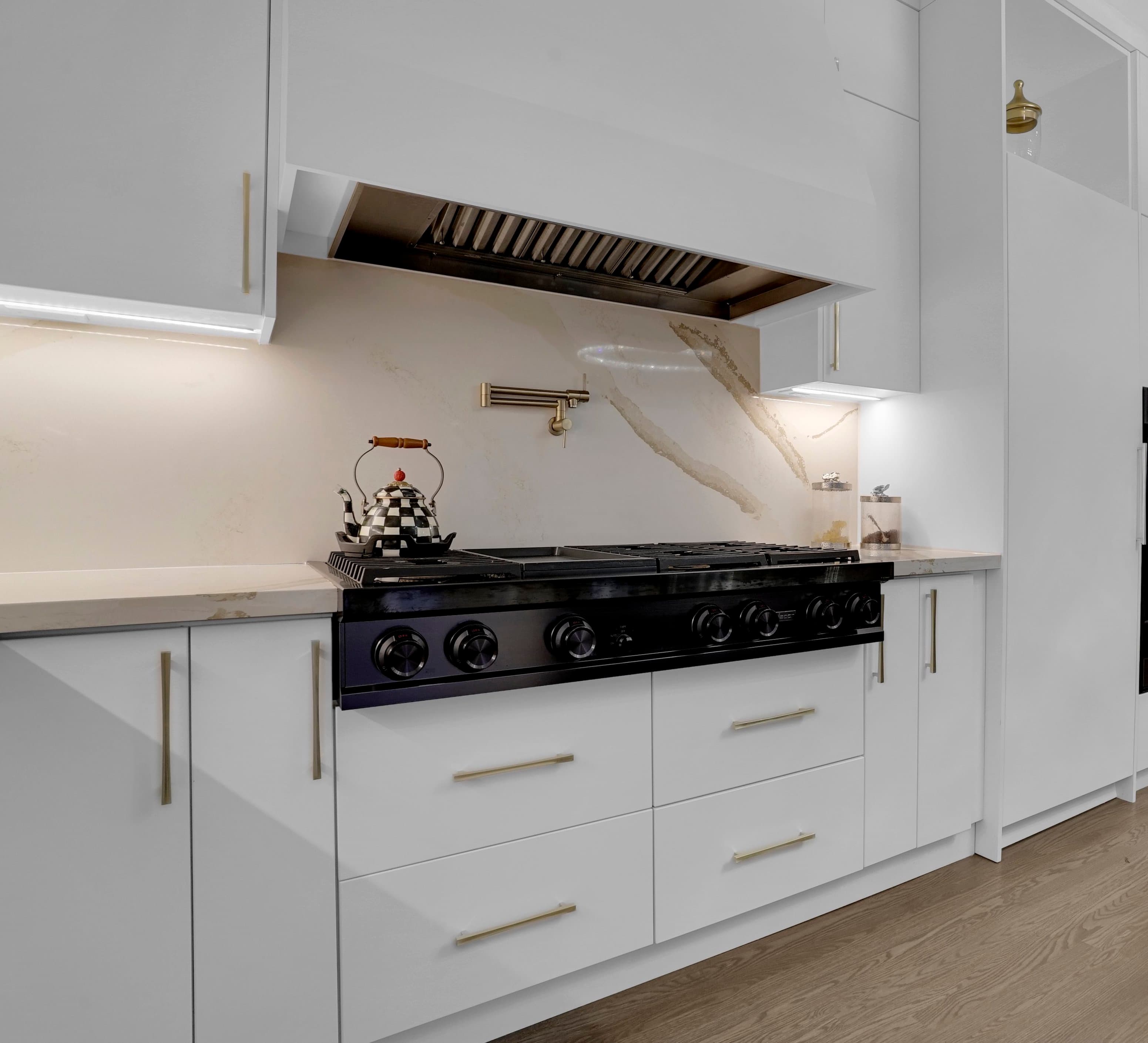 Rhenti — 5.5 Bedroom(s) and 5.5 Bathroom(s) - Photo 6