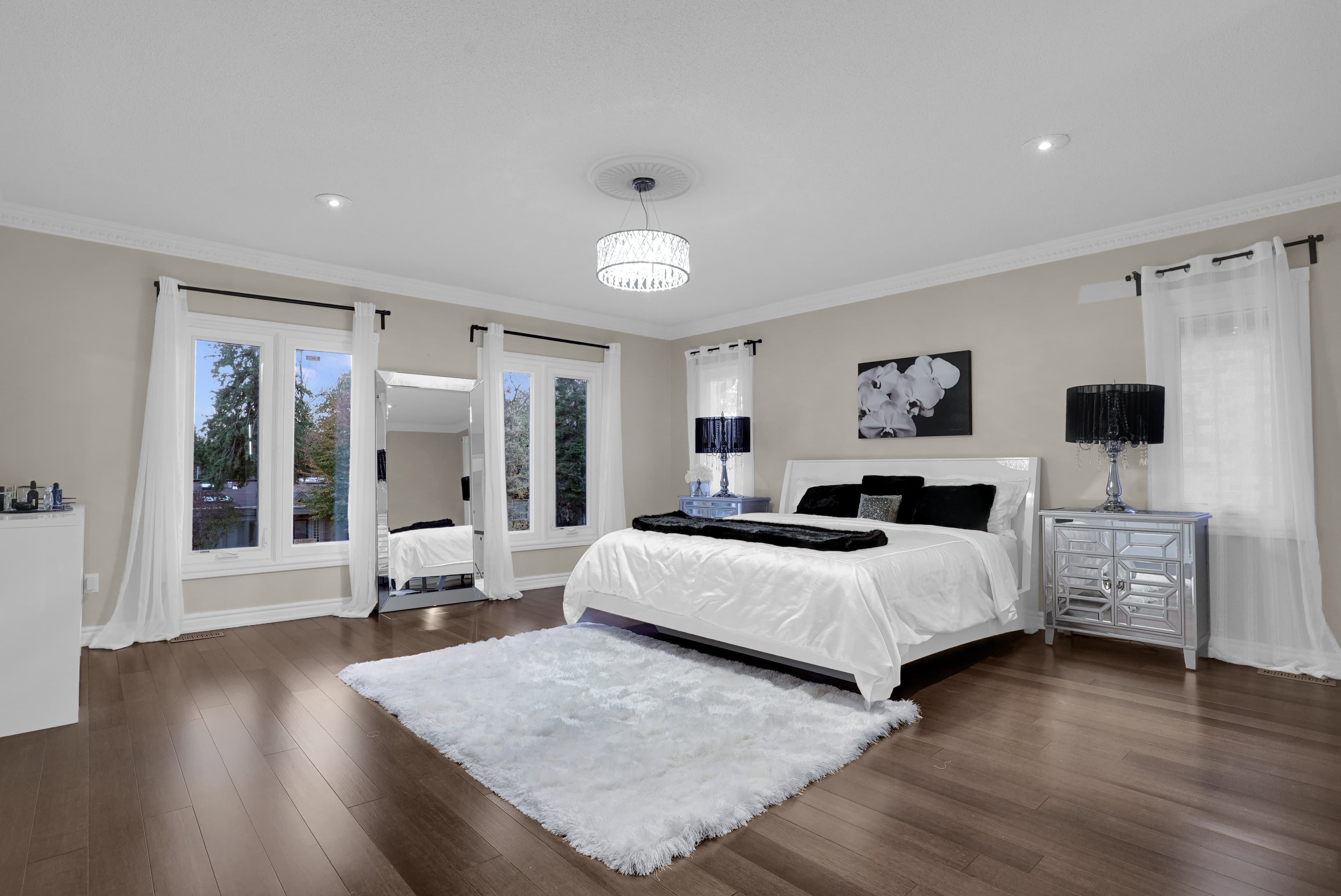 Rhenti — 5.5 Bedroom(s) and 5.5 Bathroom(s) - Photo 15