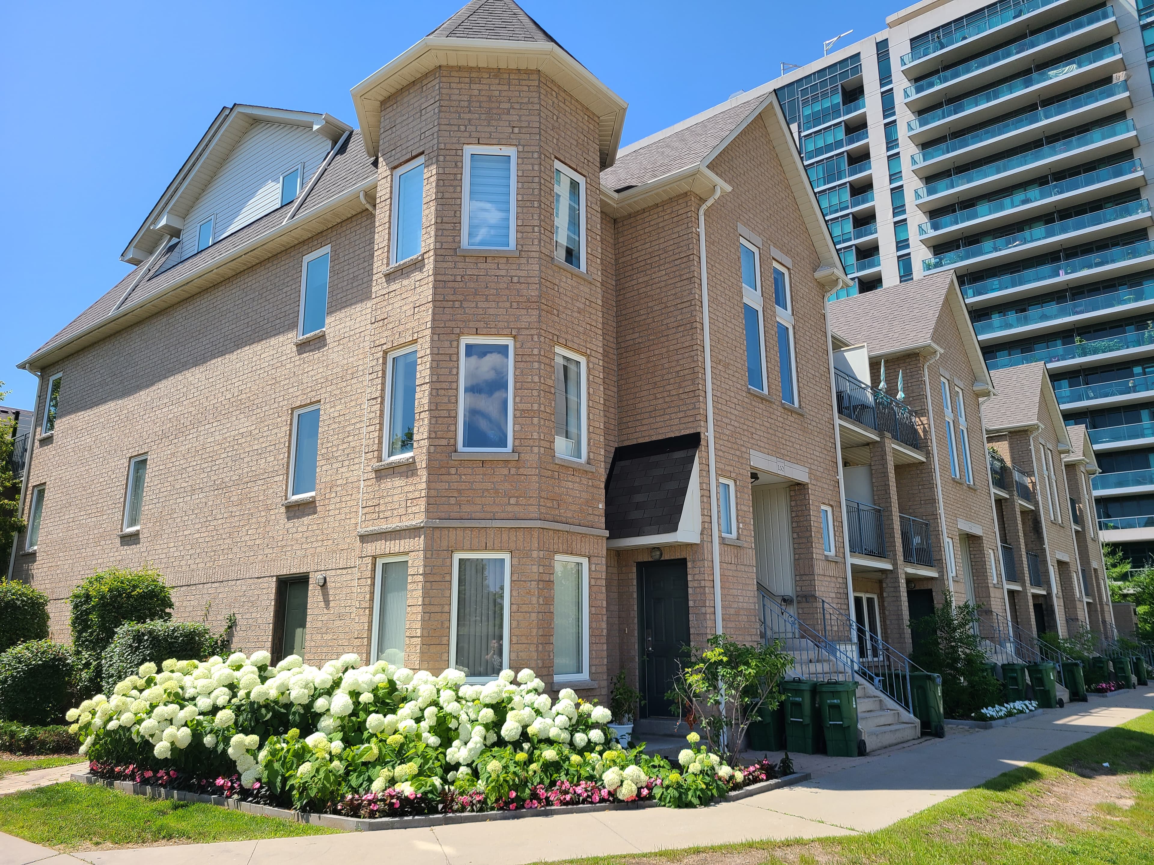 Hyde Park Properties — 2BED - Photo 1