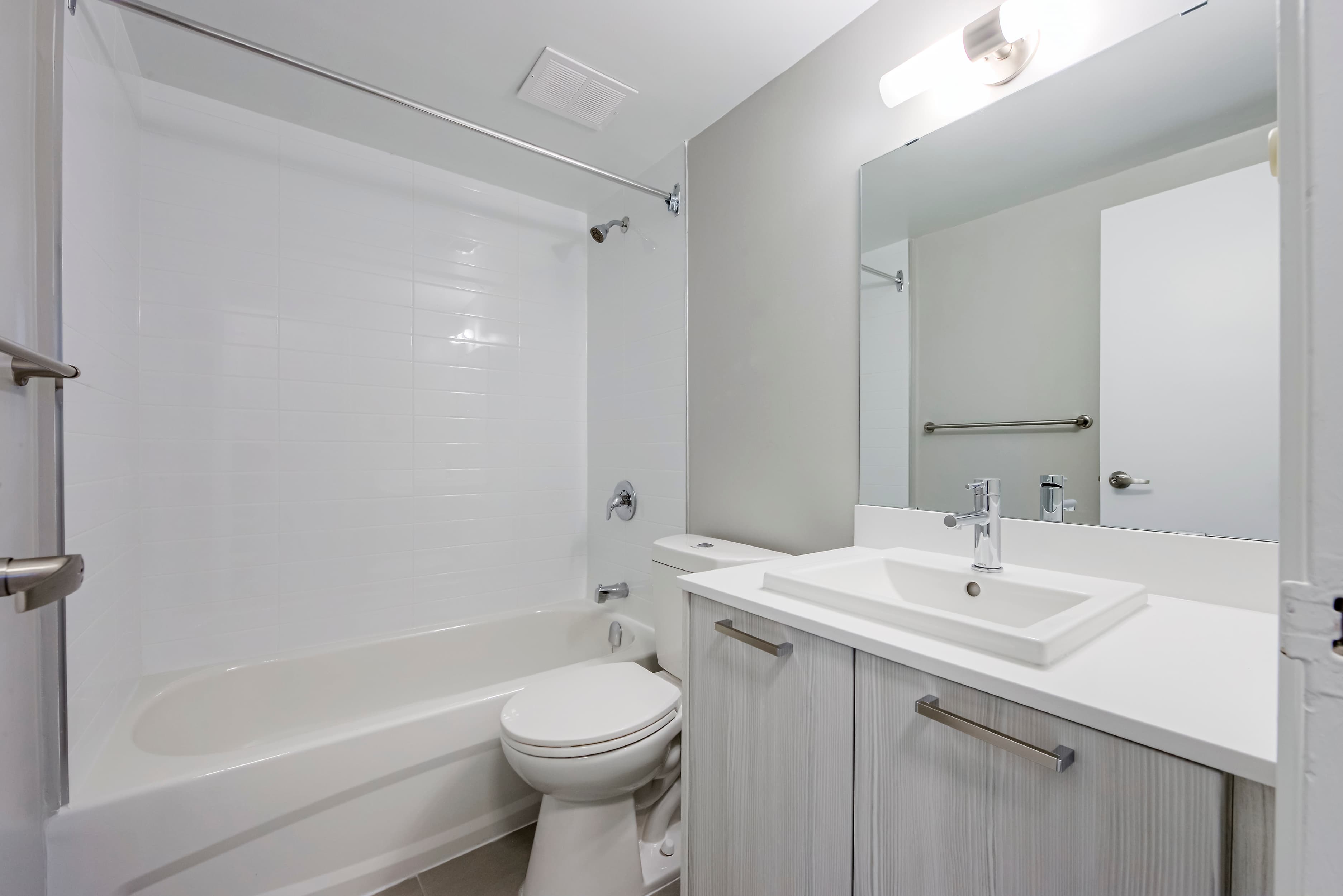Hazelview Properties — 1 Bed 1 Bath - Photo 4