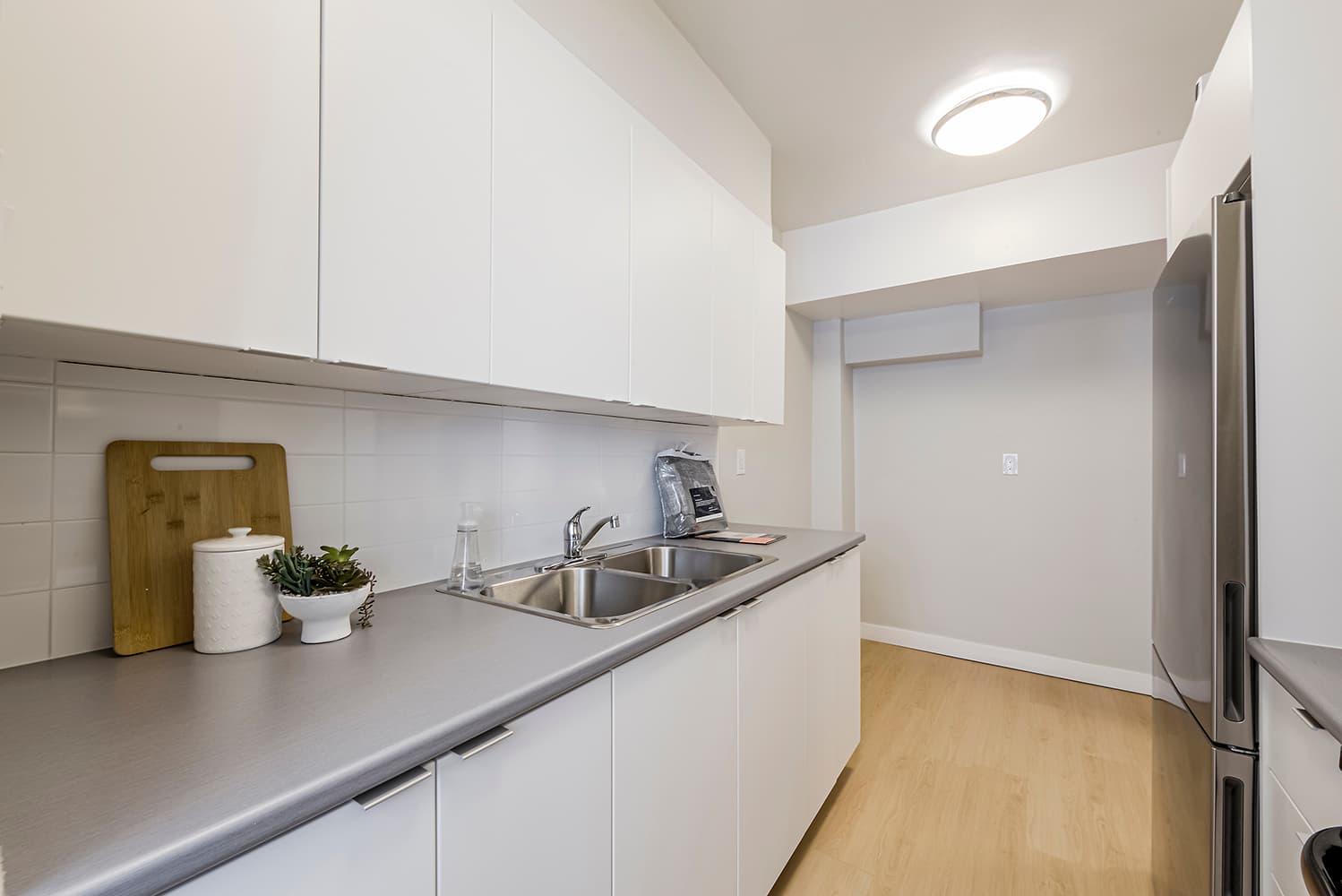 Hazelview Properties — 1 Bed - Photo 2