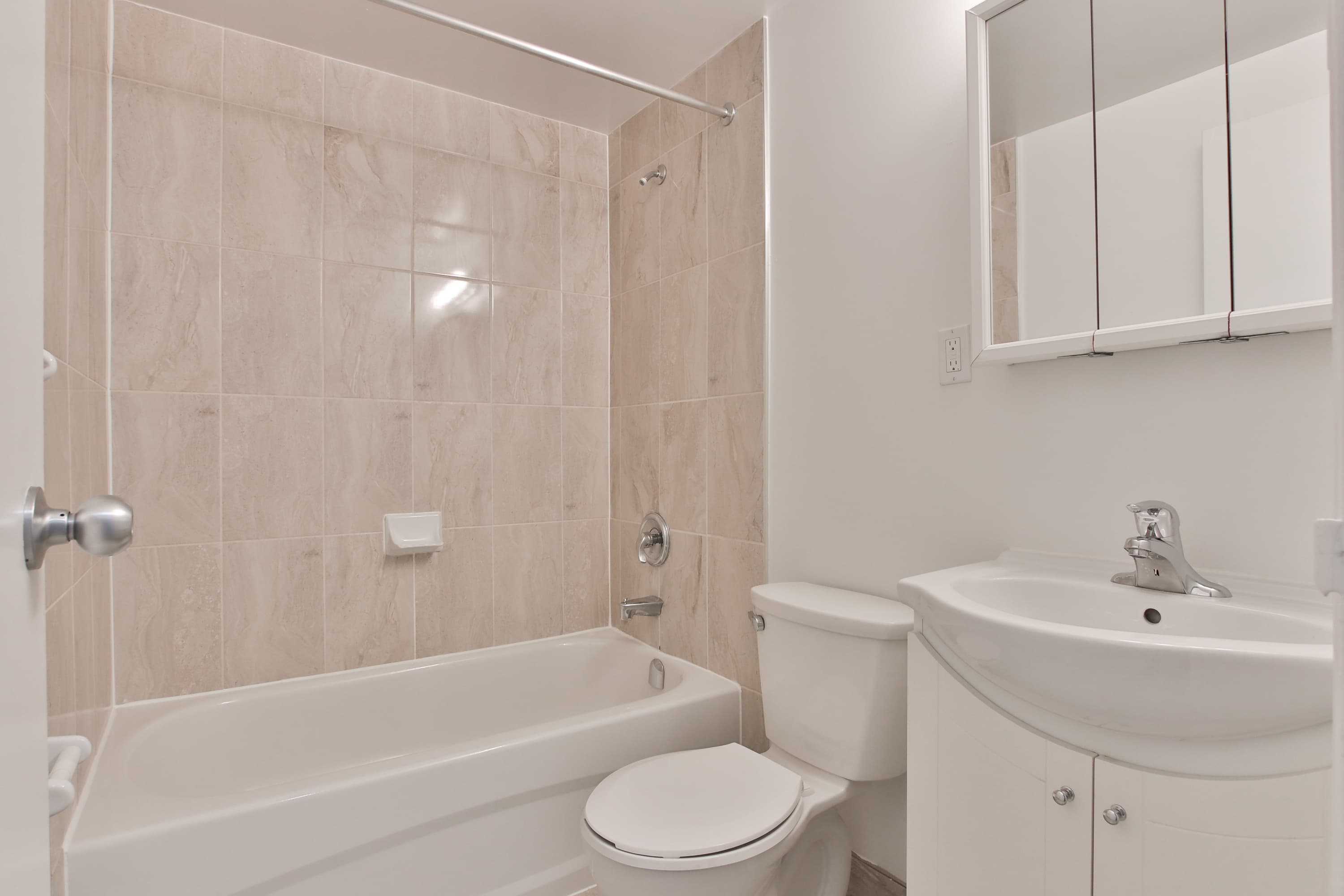 Westdale Properties — 2 Bed - Unit C (East Penthouse) - Photo 18
