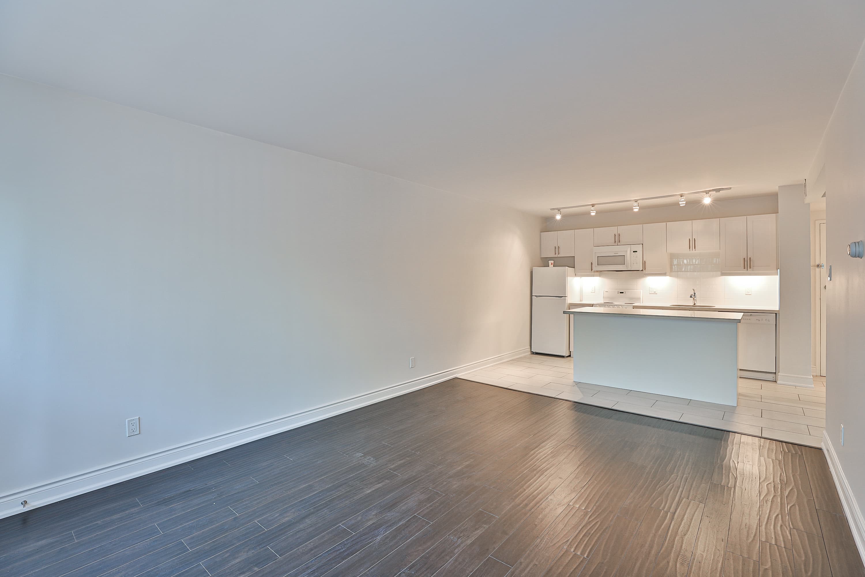 Westdale Properties — 2 Bed - Unit C (East Penthouse) - Photo 36