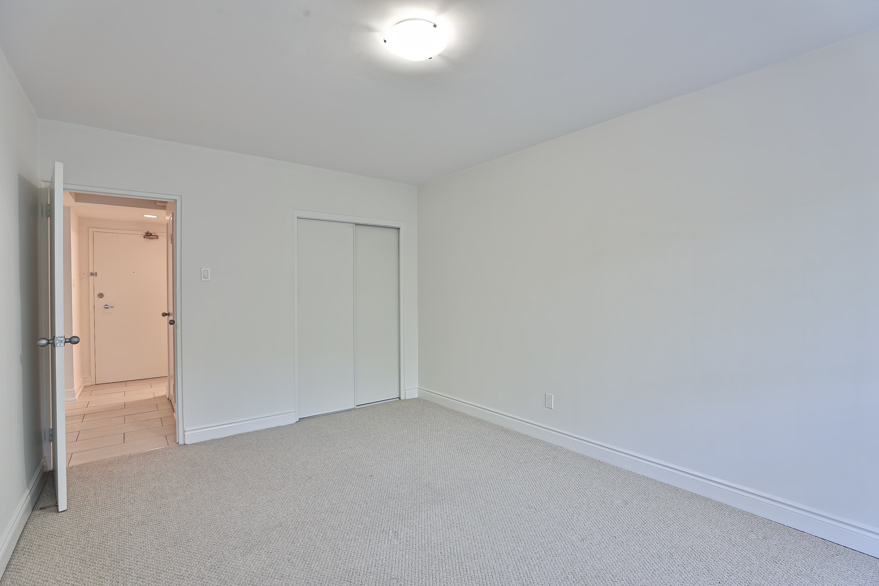 Westdale Properties — 2 Bed - Unit C (East Penthouse) - Photo 39