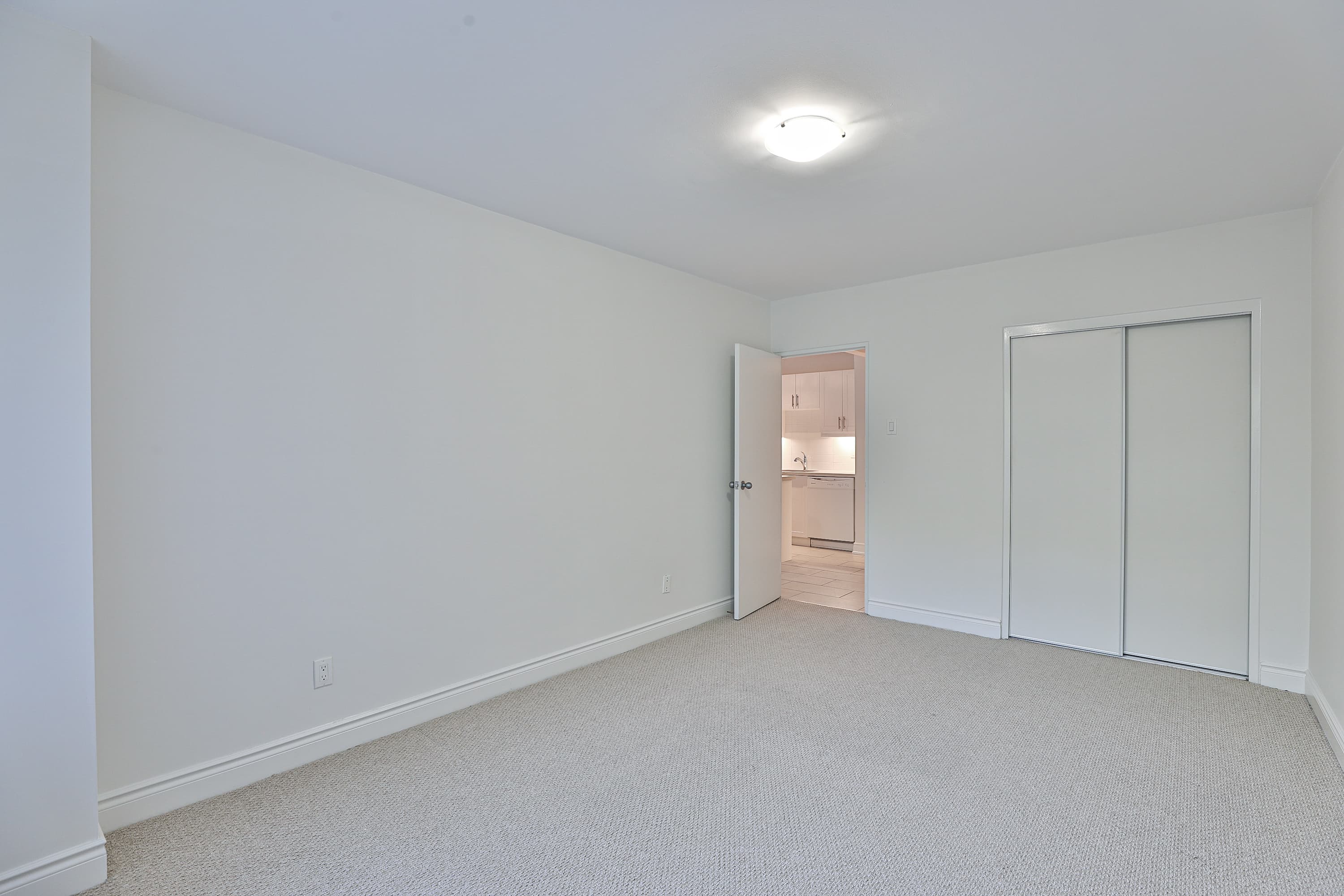 Westdale Properties — 2 Bed - Unit C (East Penthouse) - Photo 44