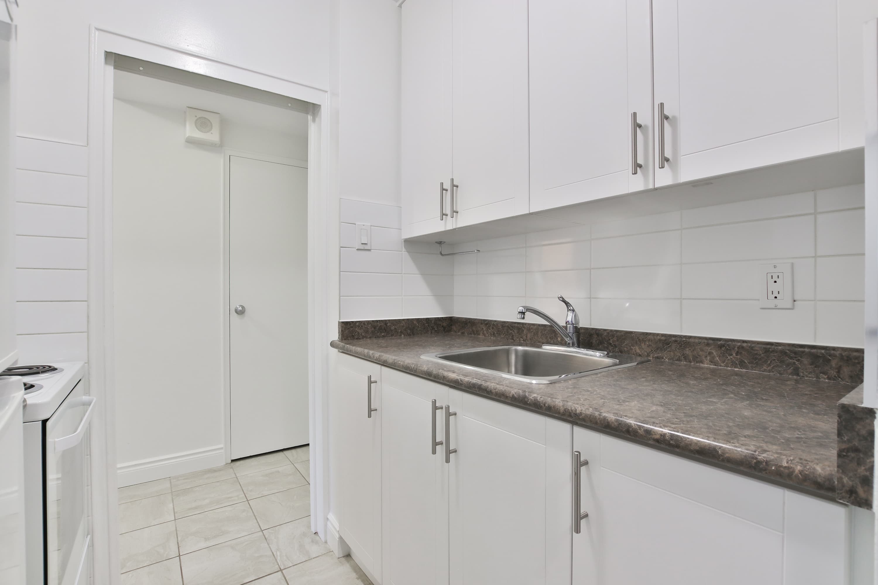 Westdale Properties — 2 Bed - Unit C (East Penthouse) - Photo 66