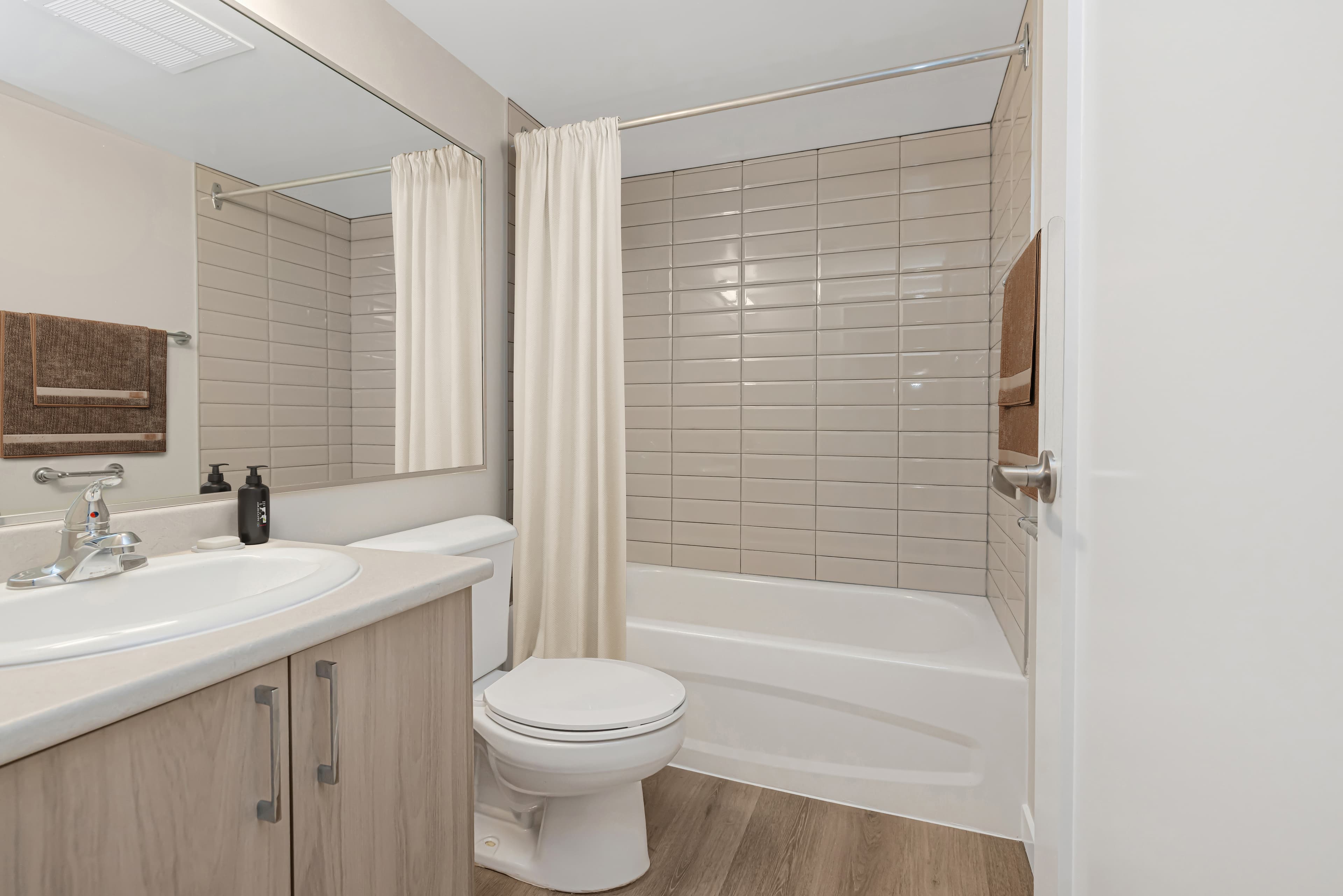 Hazelview Properties — 2 BED - Photo 7